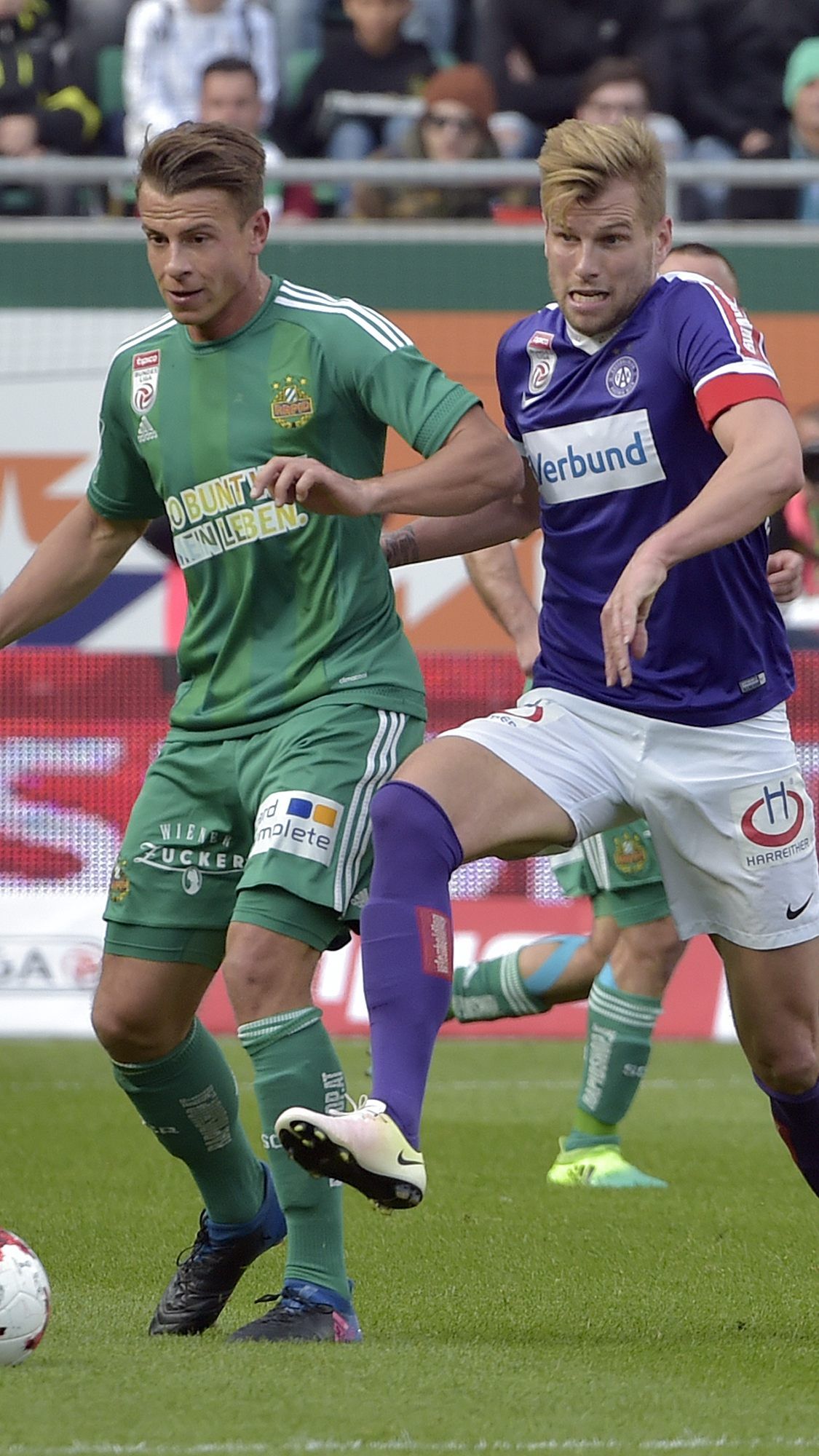 Austria-Kapitän Grünwald (r.) wittert gegen Rapid Wien eine Chance.