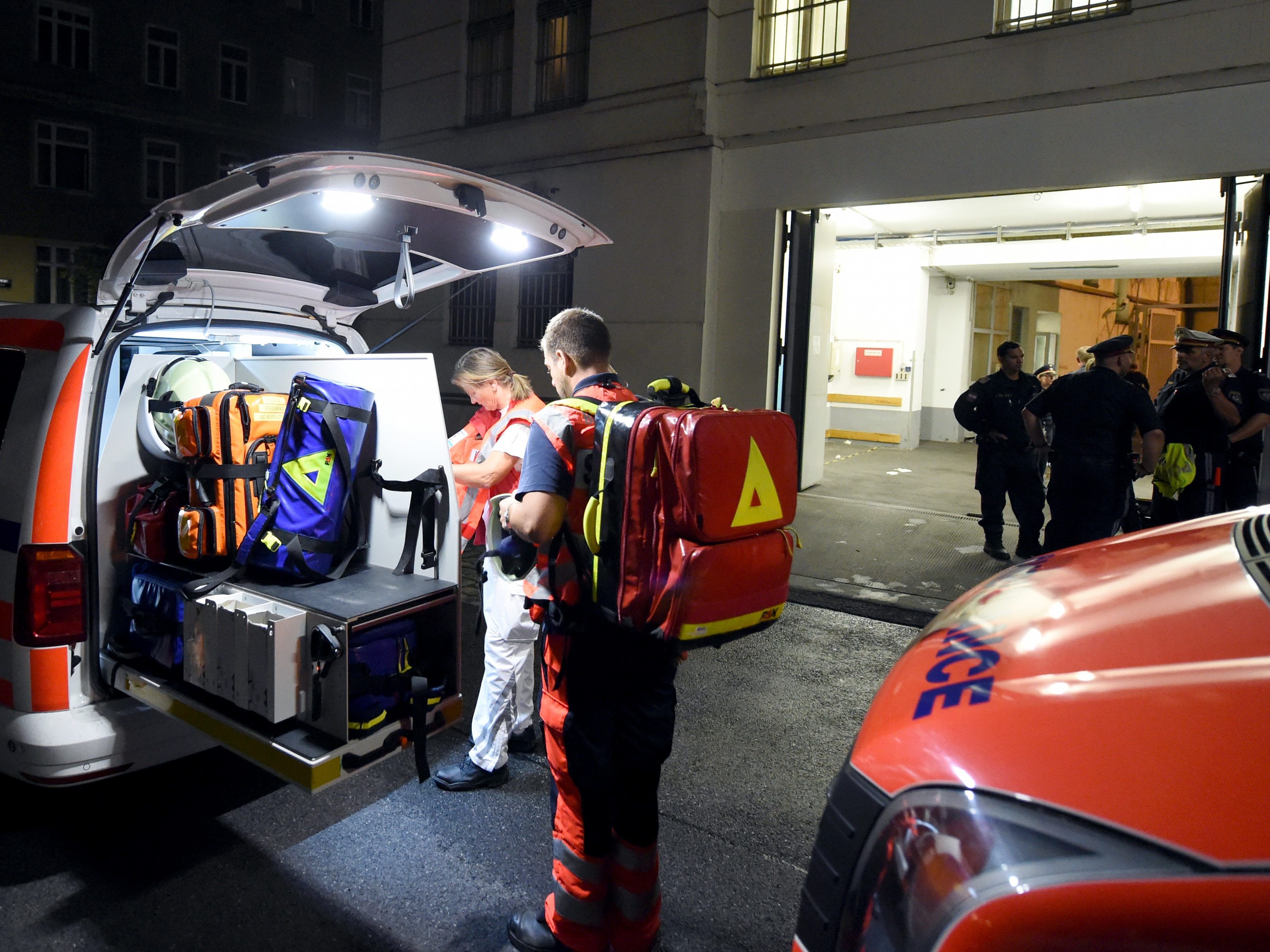 Bei dem Brand in der Wiener Haftanstalt wurden auch Polizisten verletzt. Bei dem Brand in der Wiener Haftanstalt wurden auch Polizisten verletzt.