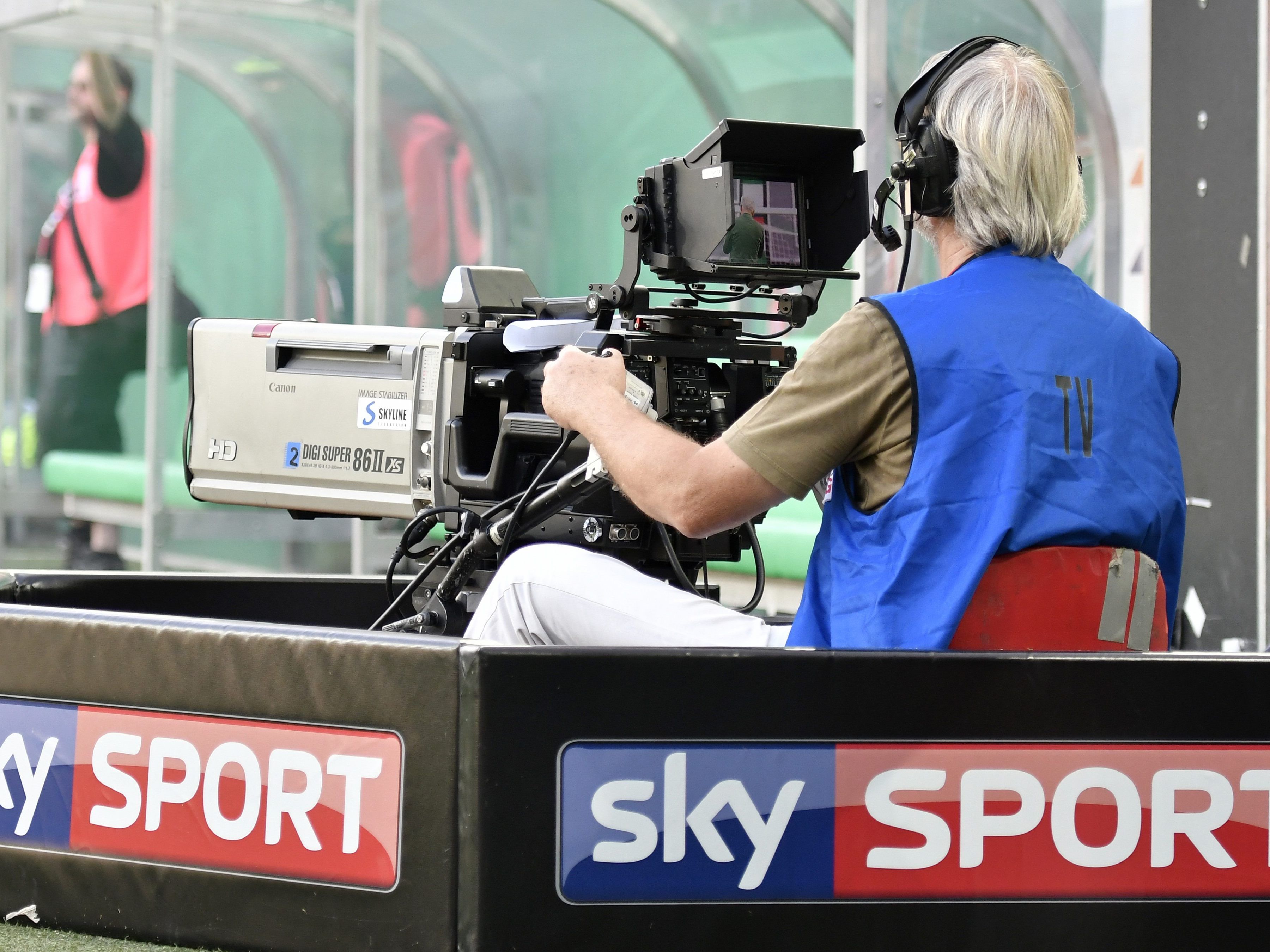 Wenig Begeisterung: Soll FUßball-Bundesliga auf die TV-Schutzliste? Wenig Begeisterung: Soll FUßball-Bundesliga auf die TV-Schutzliste?