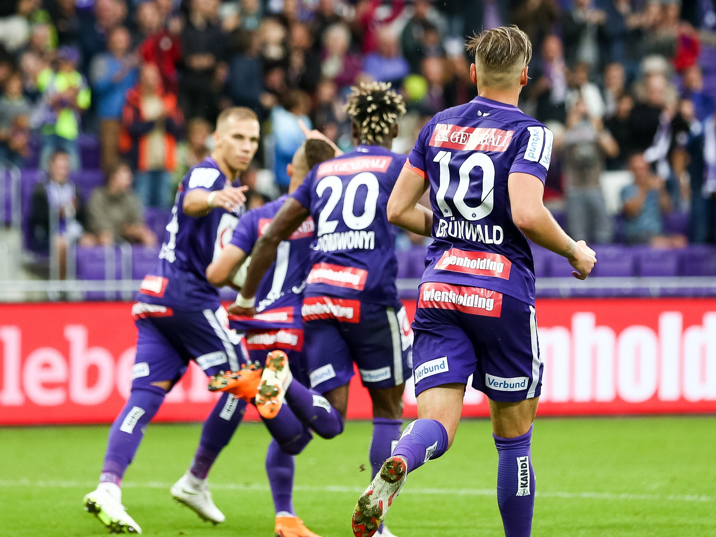 Hier sehen Sie das Match zwischen Austria Wien und LASK Linz live im TV und im Live-Stream. Hier sehen Sie das Match zwischen Austria Wien und LASK Linz live im TV und im Live-Stream.