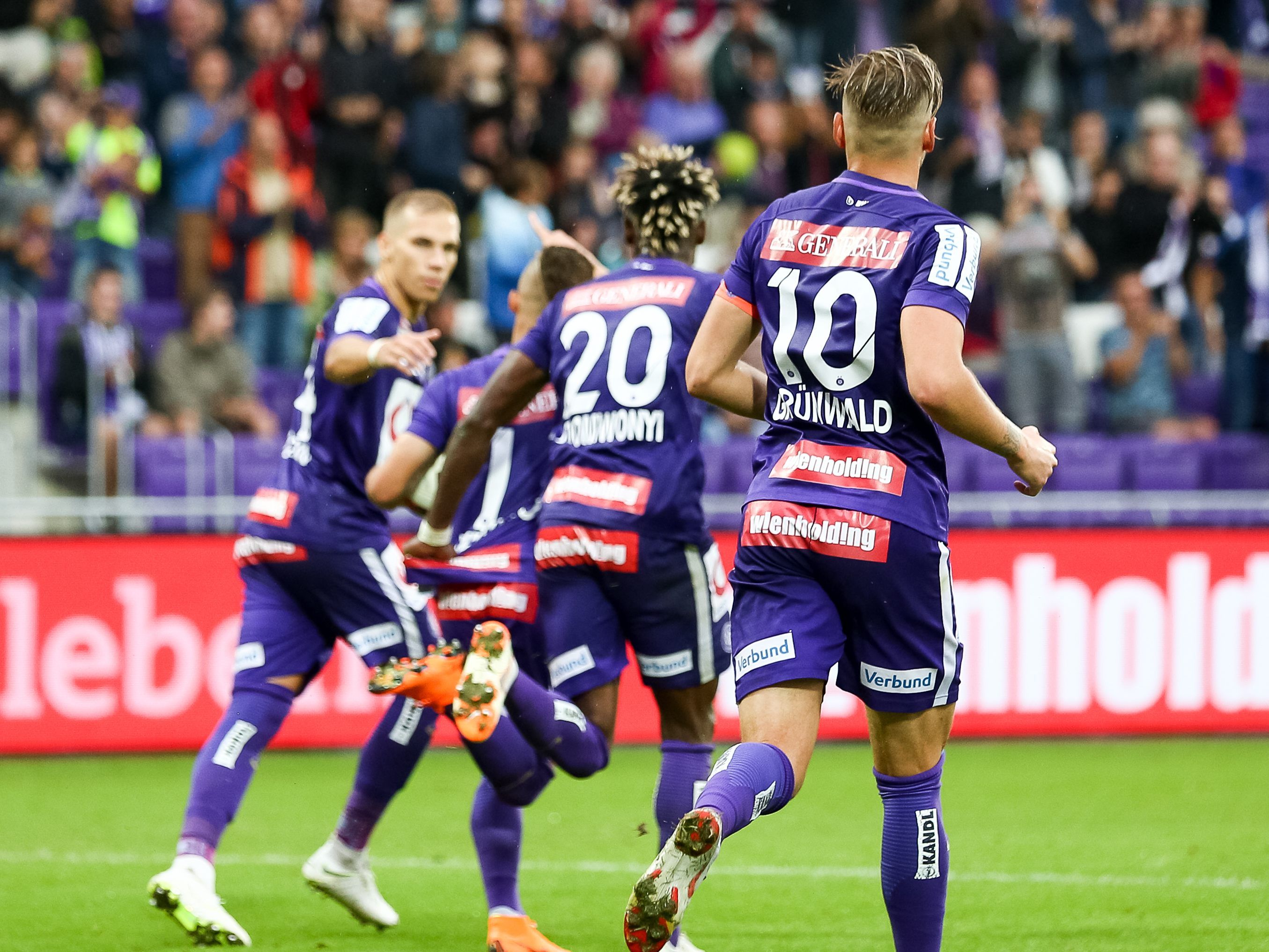 Hier sehen Sie das Match zwischen Austria Wien und LASK Linz live im TV und im Live-Stream.