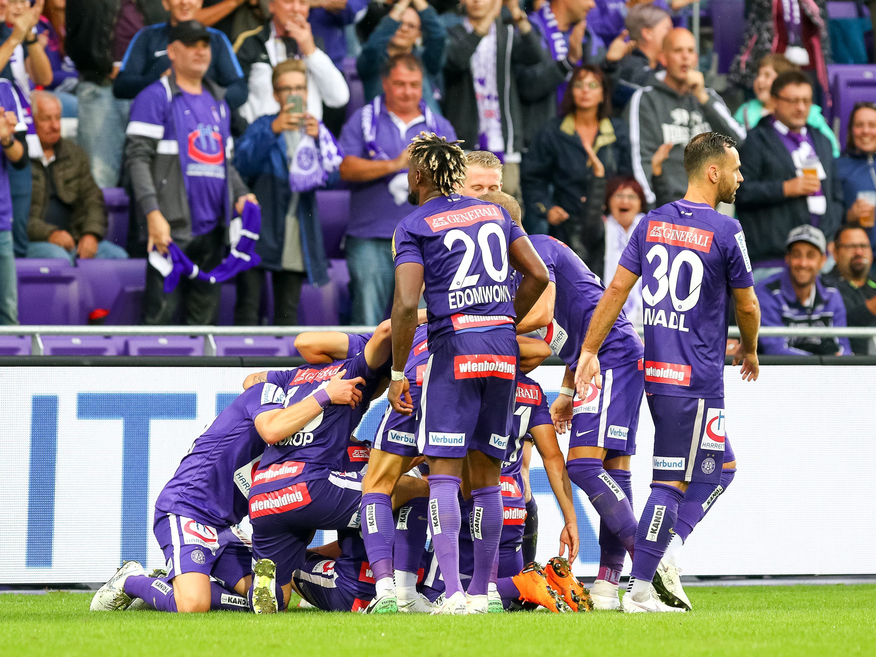 Schlagerspiel im ÖFB-Cup: Austria Wien empfängt Sturm Graz. Schlagerspiel im ÖFB-Cup: Austria Wien empfängt Sturm Graz.