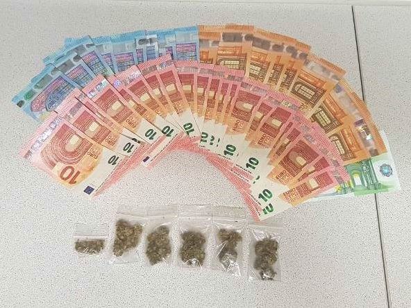 Bargeld und Suchtmittel konnten bei der Schwerpunktaktion sichergestellt werden. Bargeld und Suchtmittel konnten bei der Schwerpunktaktion sichergestellt werden.