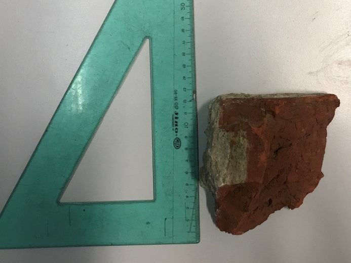 Ein Ziegelstein wurde zur "Tatwaffe".