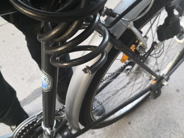 Fahrrad-Diebstahl in Wien-Rudolfsheim-Fünfhaus. Fahrrad-Diebstahl in Wien-Rudolfsheim-Fünfhaus.