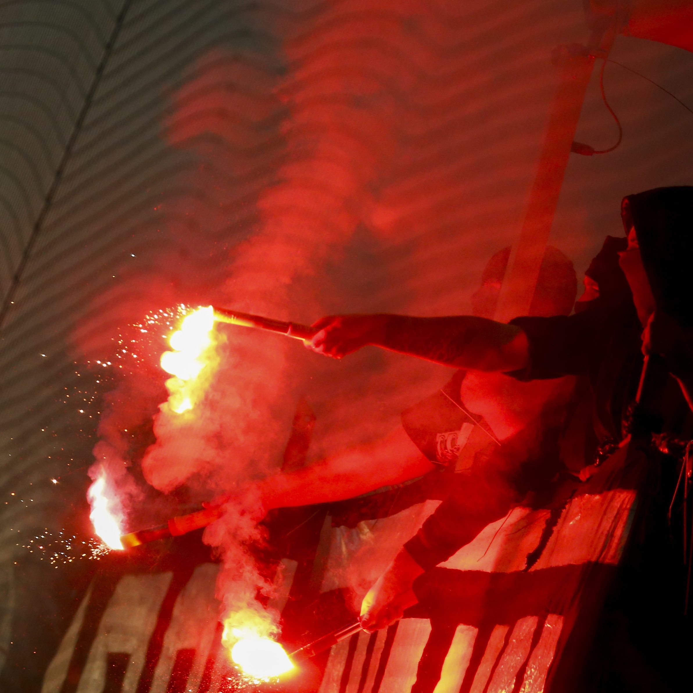 Die illegale Pyrotechnik wird zu 99 Prozent bei Fußballspielen gezündet.