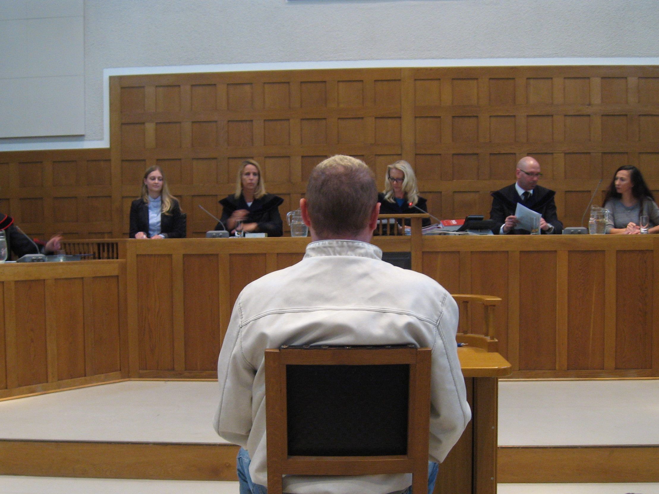 Zwölf Monate bedingt plus Geldstrafe für mehrfache nationalsozialistische Wiederbetätigung.