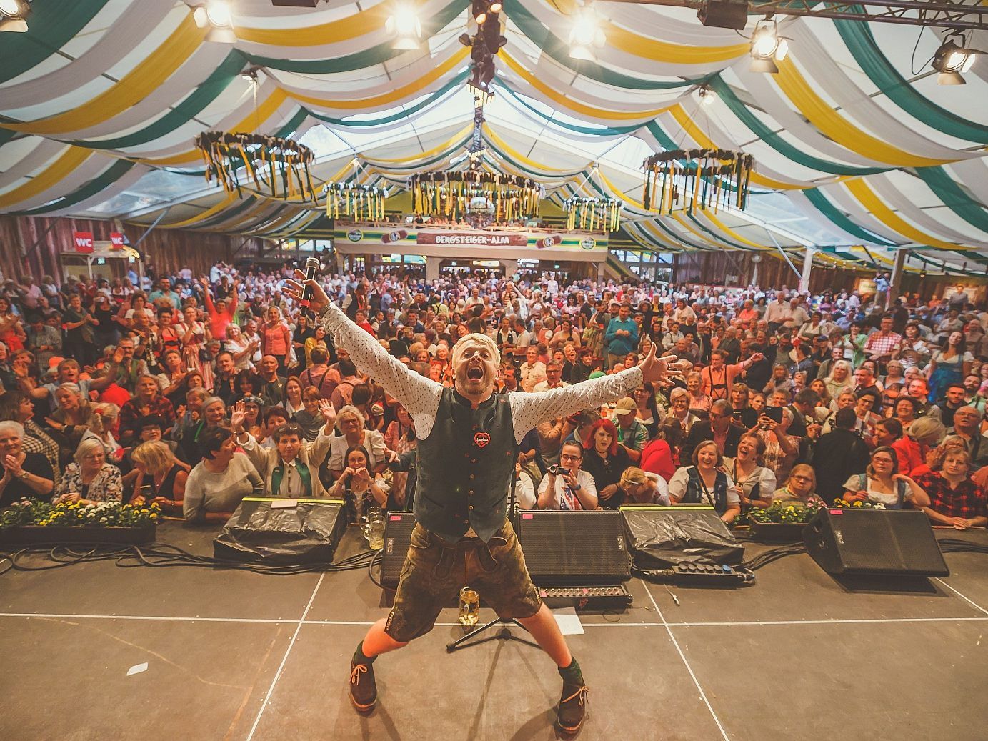 Ross Antony heizte Schlagerfans bei der Wiener WIESN ein.