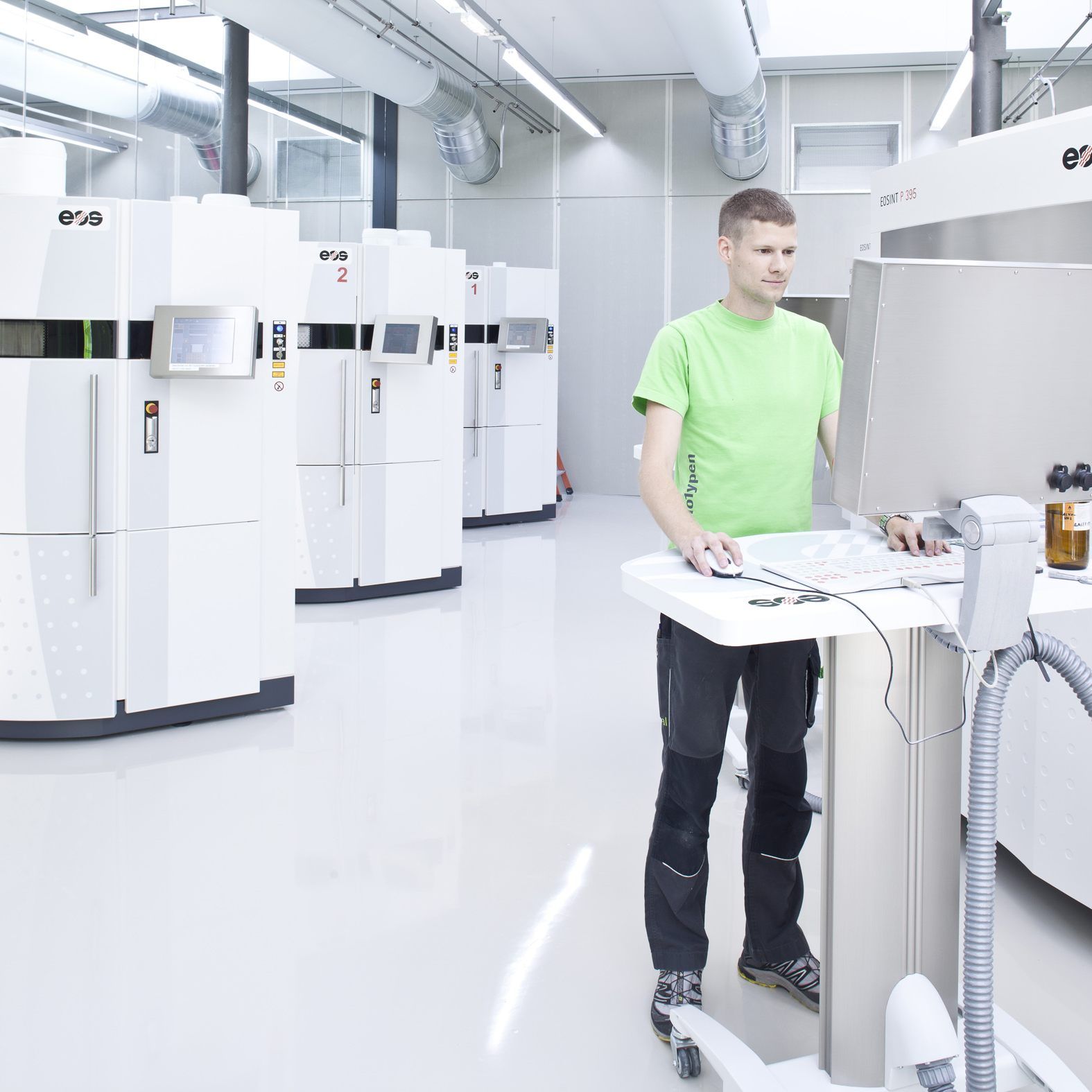 Im Rapid-Prototyping-Center von 1zu1 Prototypen steht derzeit eine Vielzahl moderner Lasersinter-Anlagen zur Verfügung.