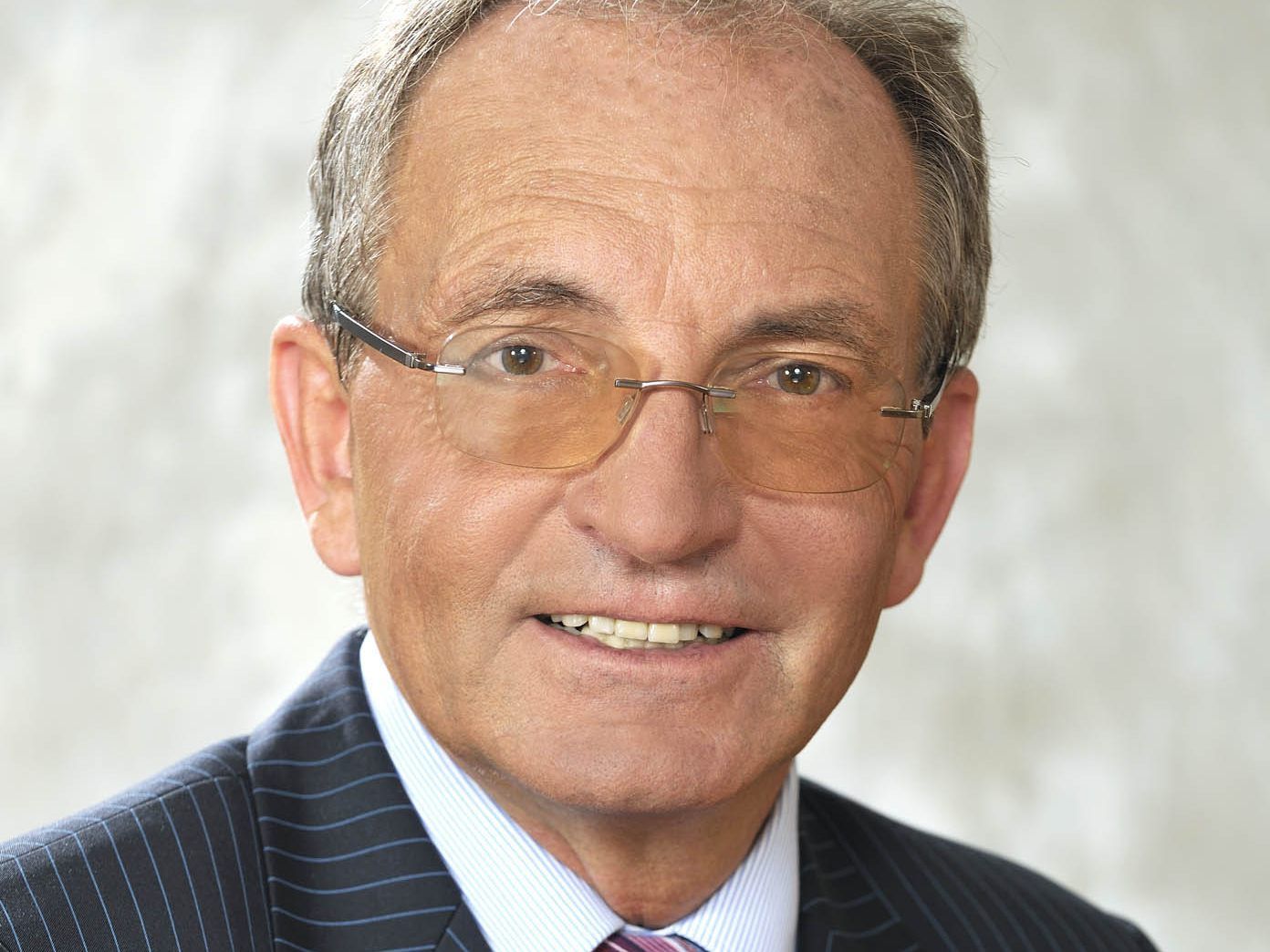 Leopold Plasch gibt seine Funktion als Bezirksvorsteher ab. Leopold Plasch gibt seine Funktion als Bezirksvorsteher ab.