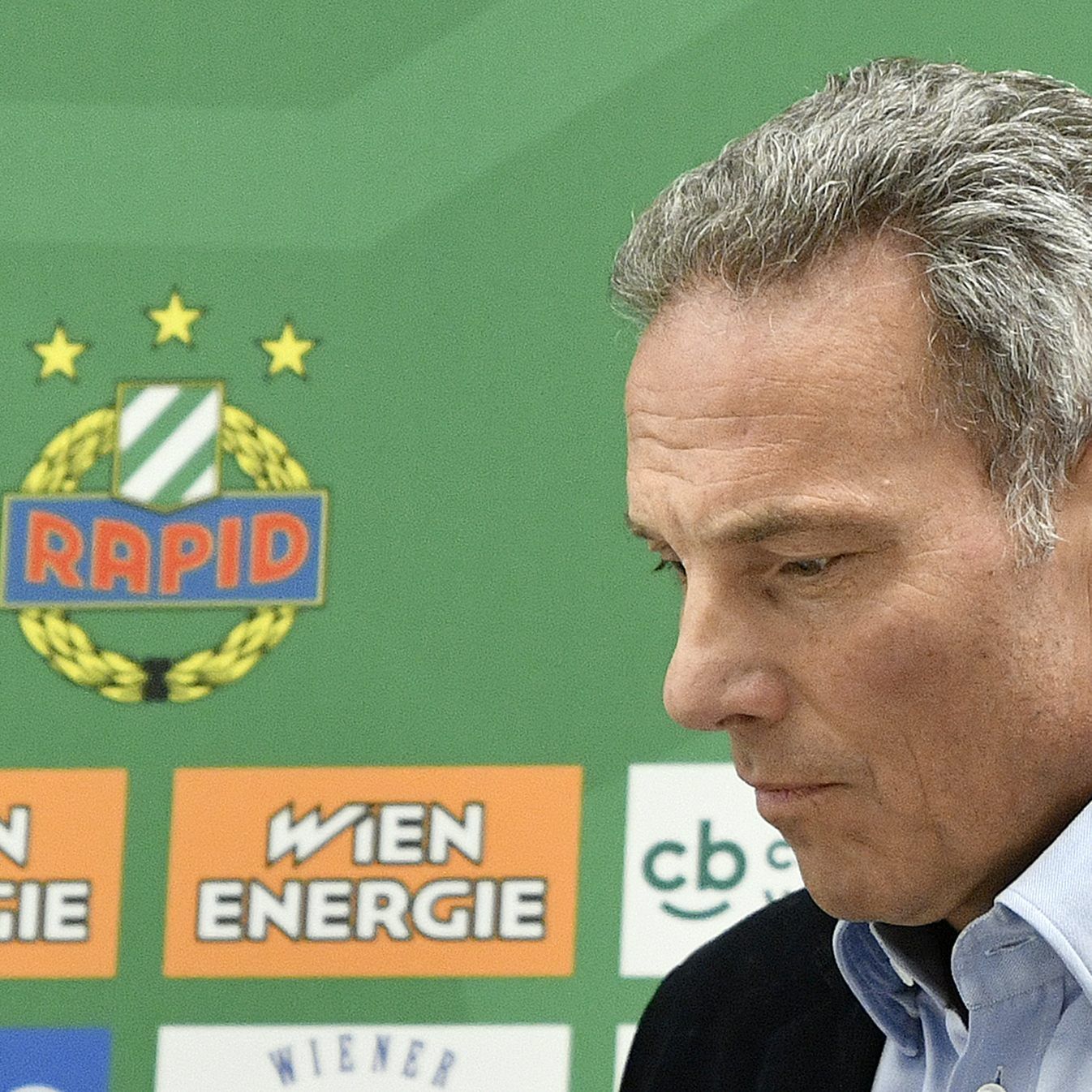 Rapid-Präsident Michael Krammer nimmt Neo-Coach Kühbauer und Sportchef Bickel in Schutz.