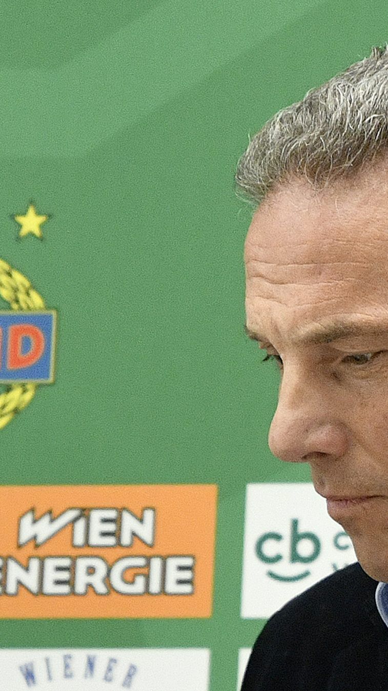 Rapid-Präsident Michael Krammer nimmt Neo-Coach Kühbauer und Sportchef Bickel in Schutz.