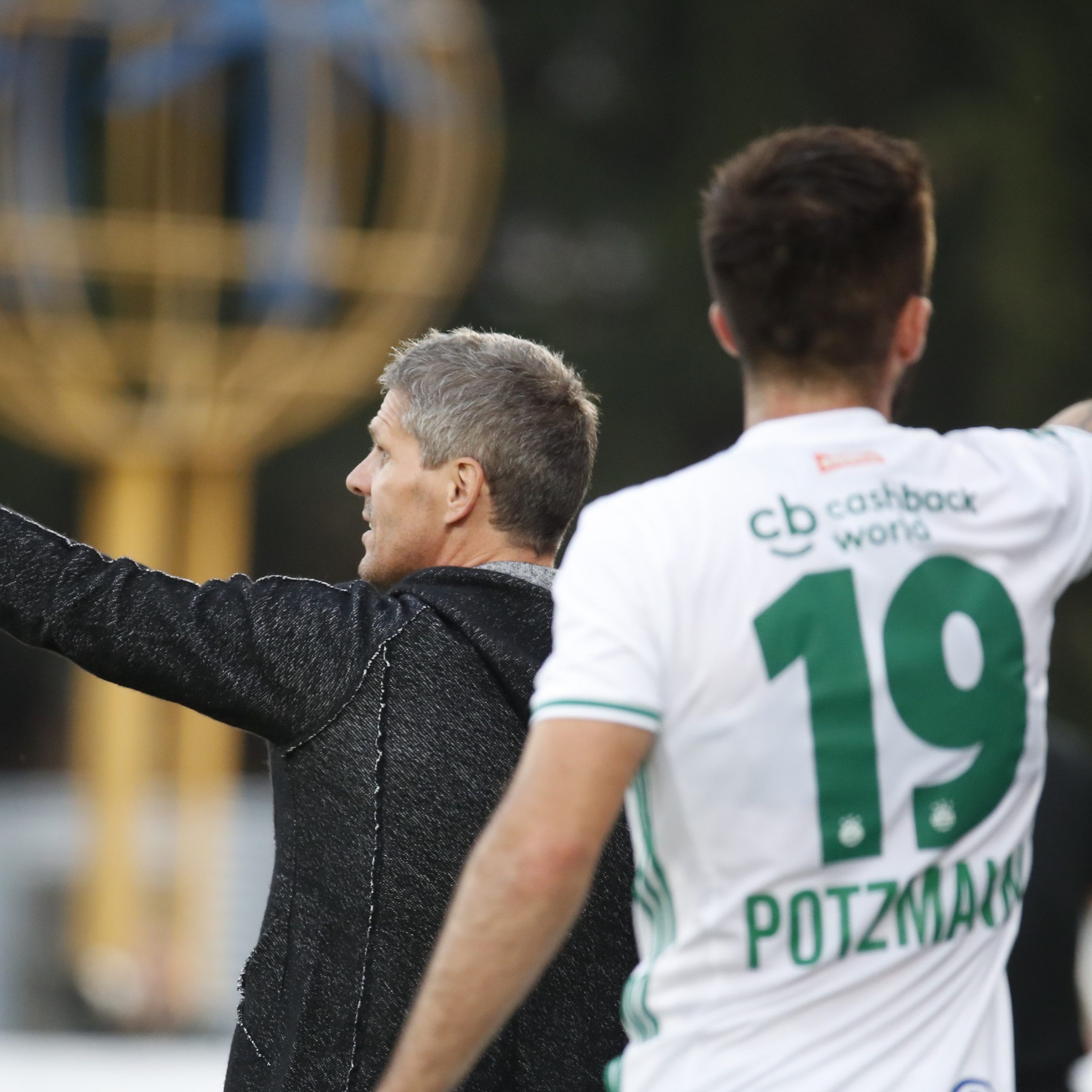 Das sind die Stimmen zum Spiel.