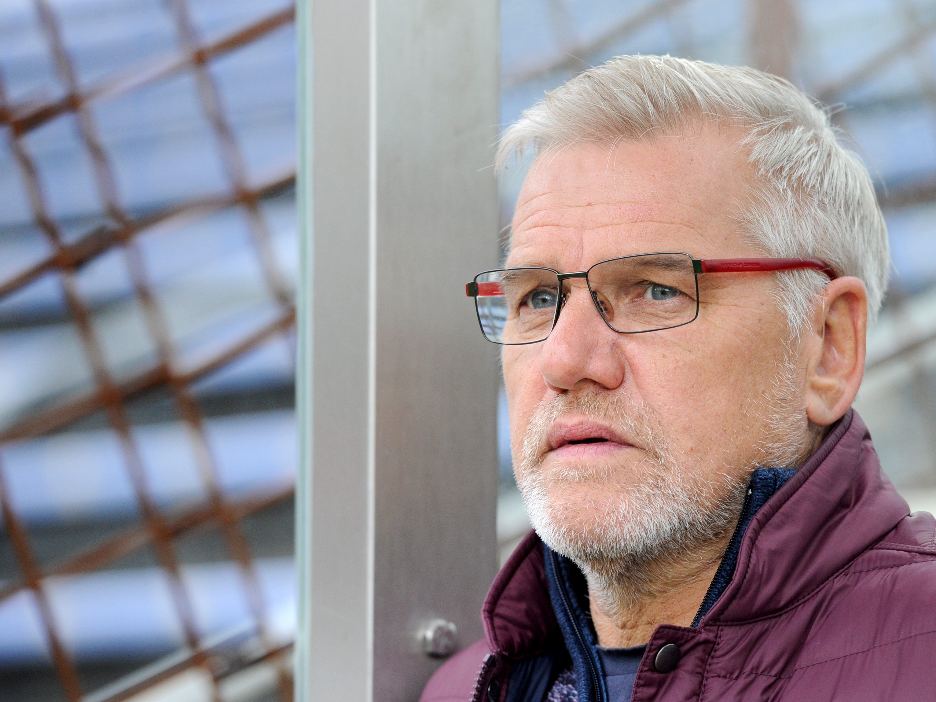 Die 0:2 Niederlage gegen Rapid bedeutet das Aus für Ernst Baumeister als Trainer von Admira. Die 0:2 Niederlage gegen Rapid bedeutet das Aus für Ernst Baumeister als Trainer von Admira.