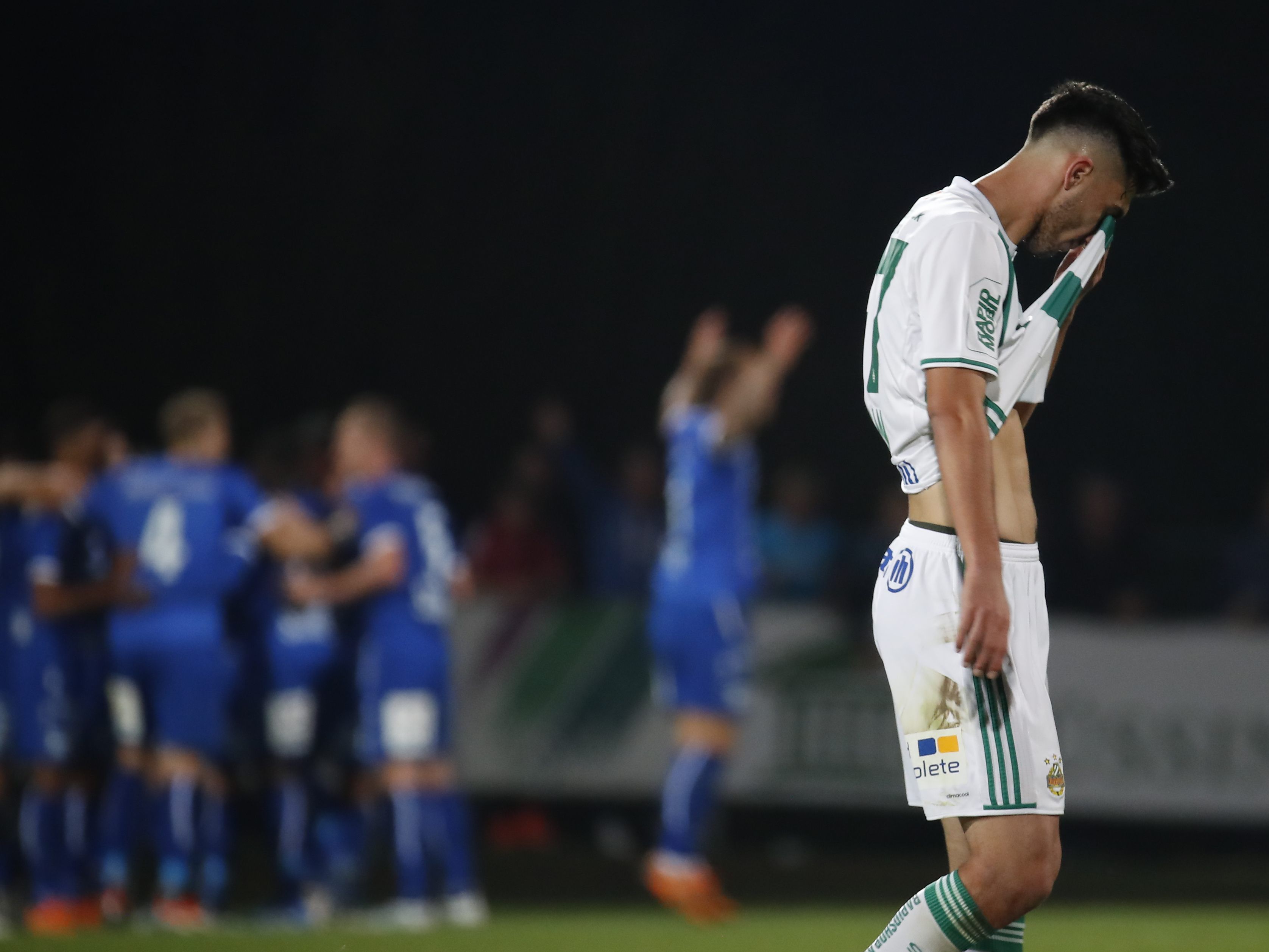 Rapid Wien kassierte am Samstag eine 0:3-Niederlage bei Hartberg. Rapid Wien kassierte am Samstag eine 0:3-Niederlage bei Hartberg.