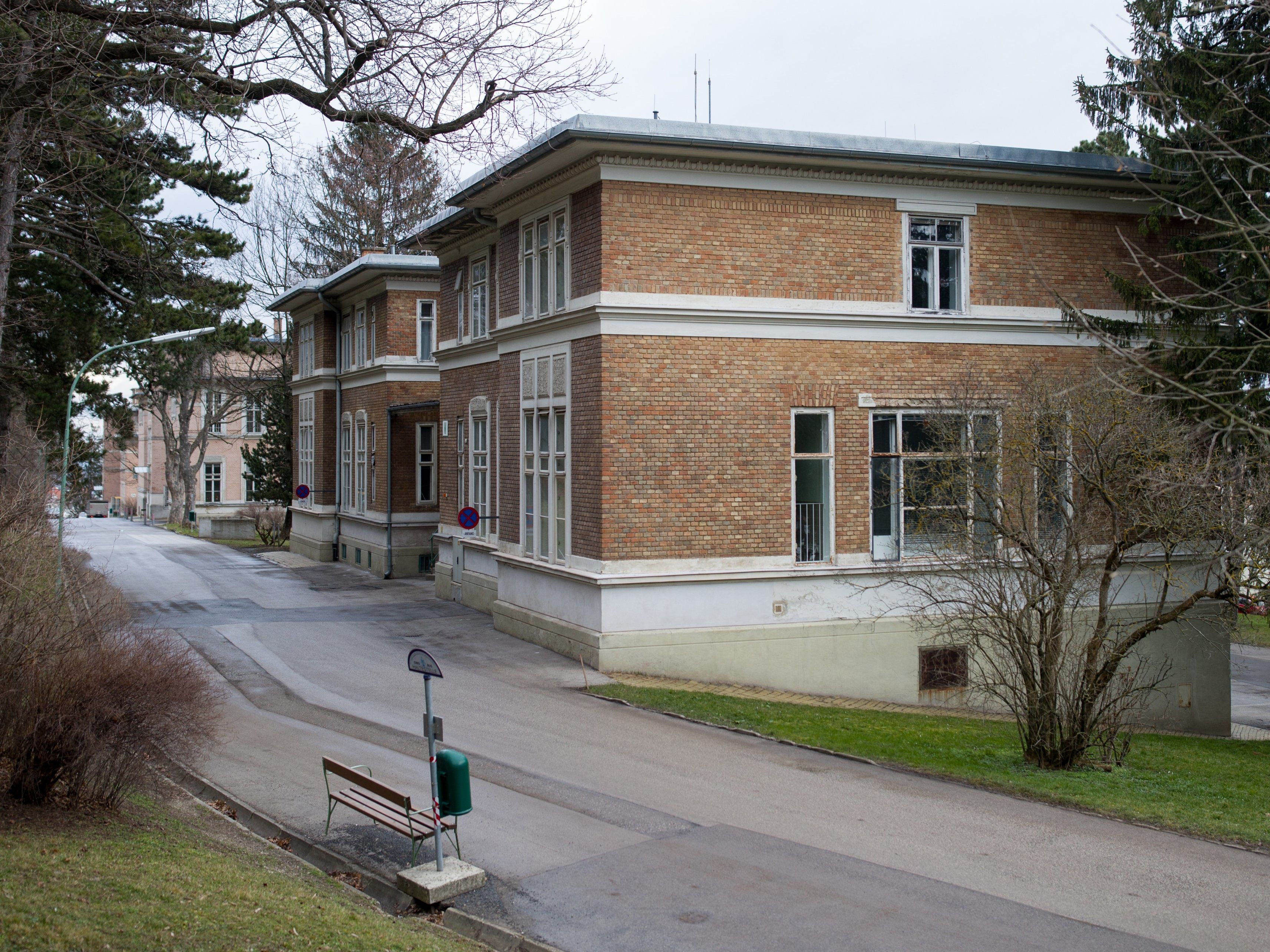 Zwei psychatrische Abteilungen sind aus dem Otto-Wagner-Spital in das Krankenhaus Hietzing verlegt worden.