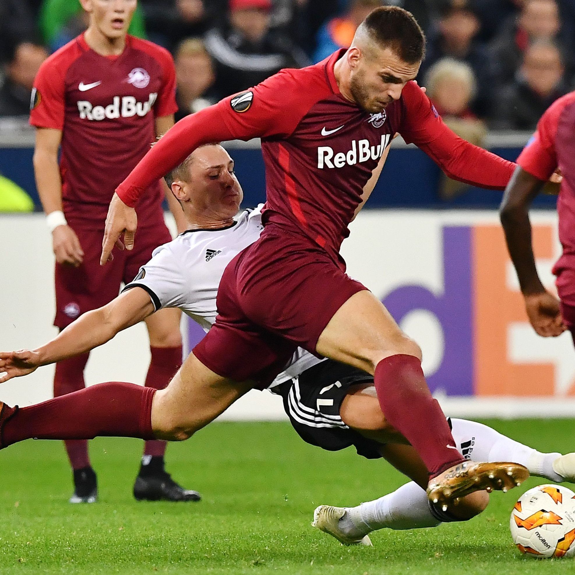 RB Salzburg besiegt Rosenborg Trondheim mit 3:0.