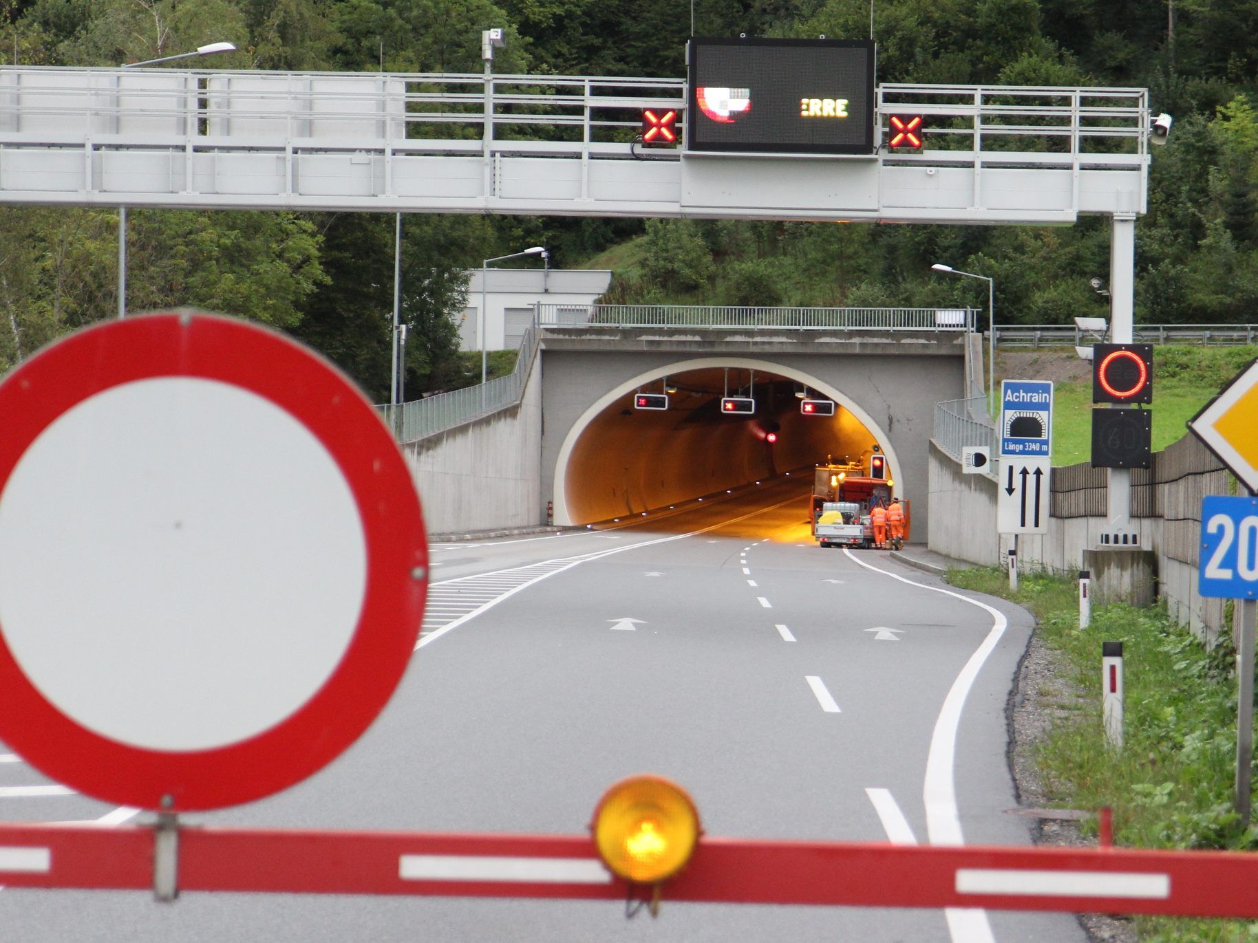 Nachtsperren im Achraintunnel notwendig – zusätzliche Sperre wegen einer Einsatzübung am 31. Oktober.