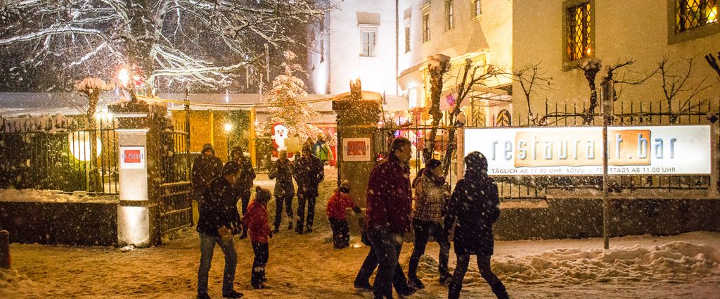 Im November eröffnet der Punschgarten mit vielen Weihnachtsmarktstimmung, Speis und Trank.