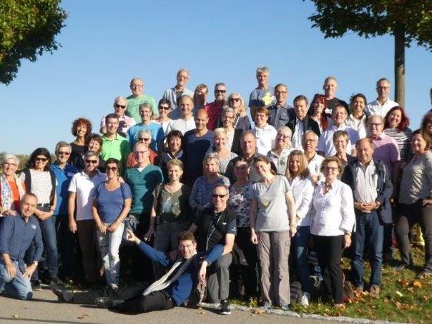 Die fröhliche Gruppe nach der Besichtigung des Homer Museums. Die fröhliche Gruppe nach der Besichtigung des Homer Museums.