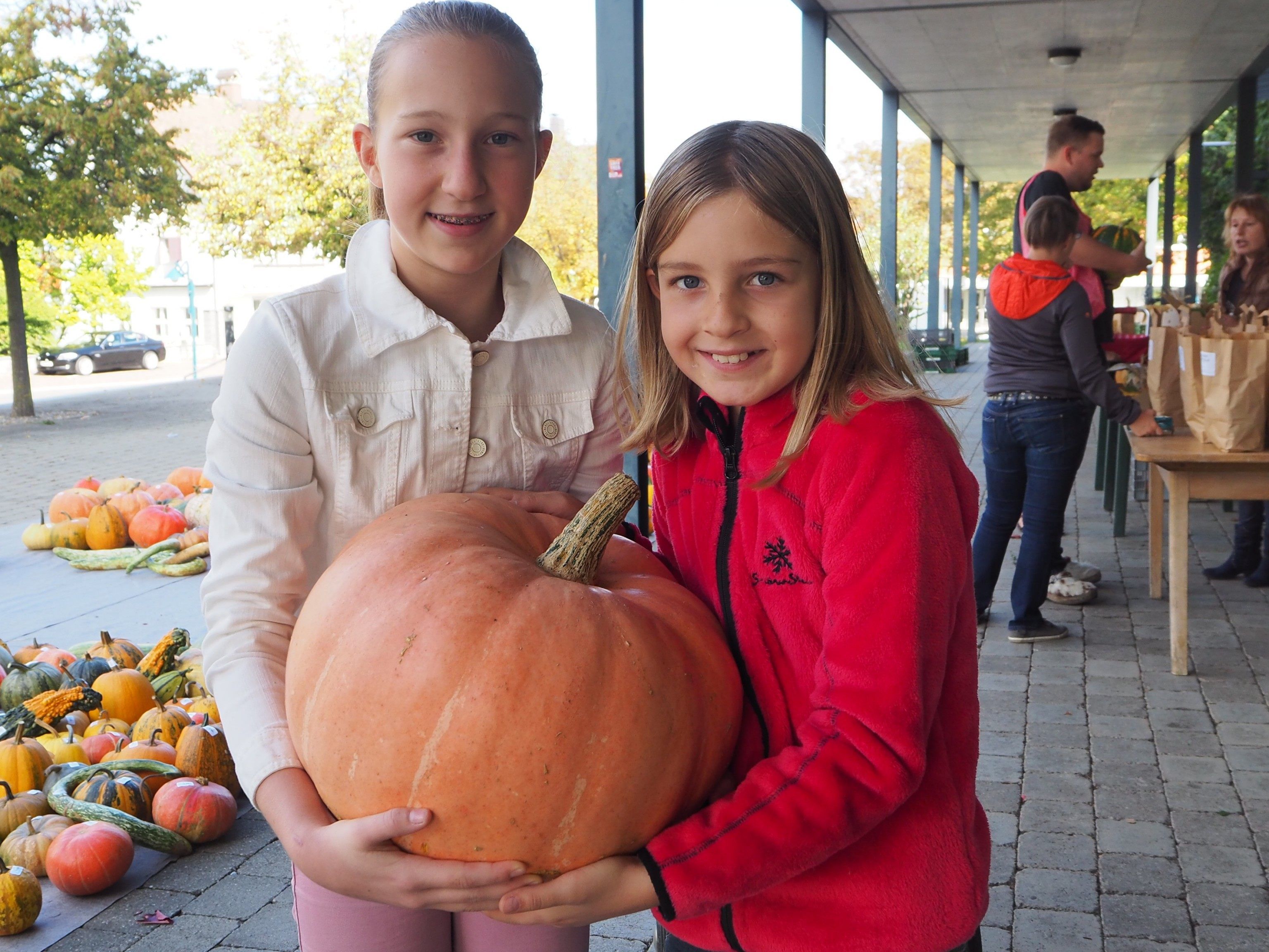 Emma und Larissa Emma und Larissa