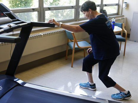 Chronische Schmerzen können verschiedenste Ursachen haben und brauchen daher auch sehr individuelle Therapie- und Behandlungsansätze. Chronische Schmerzen können verschiedenste Ursachen haben und brauchen daher auch sehr individuelle Therapie- und Behandlungsansätze.