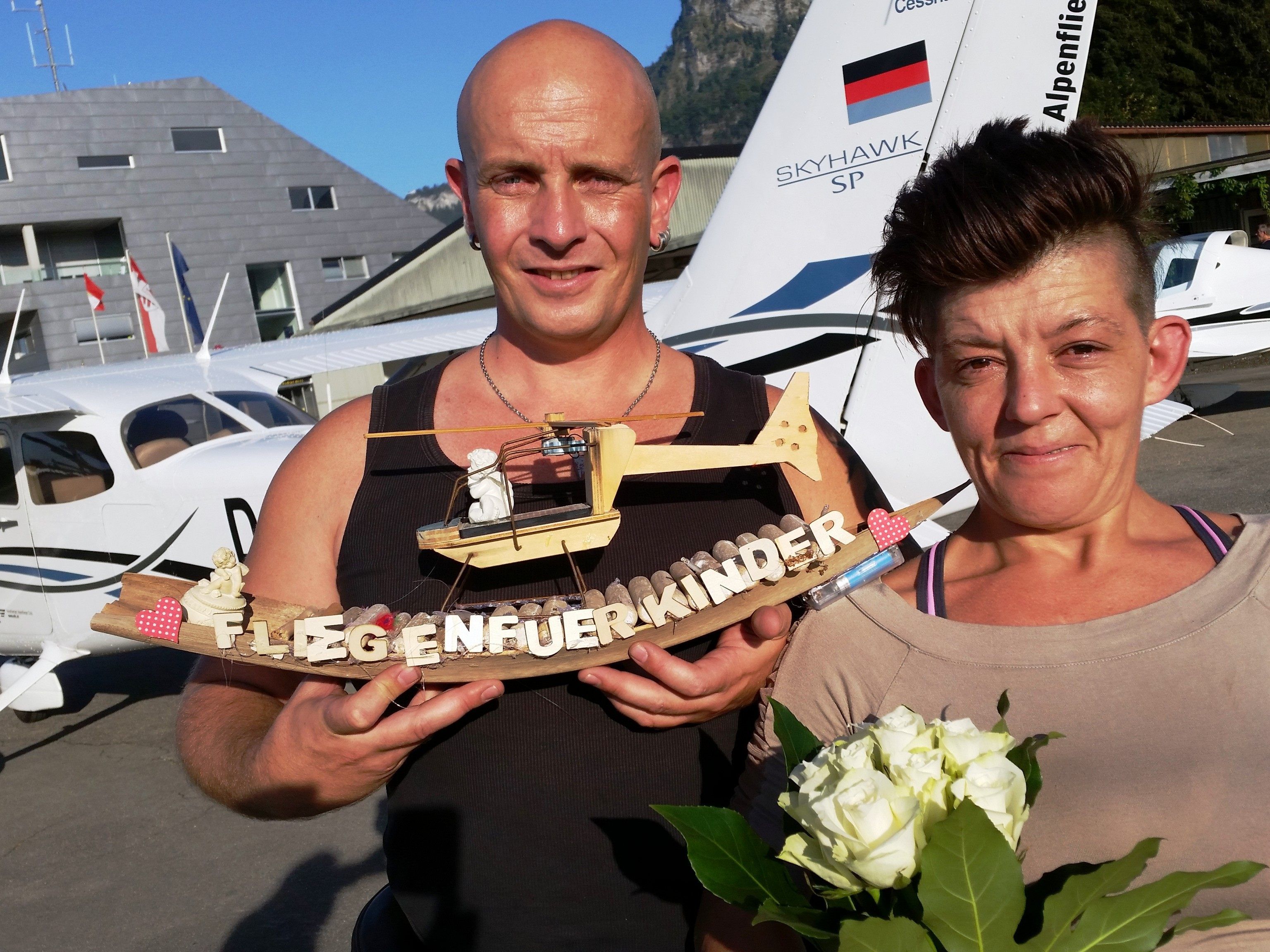 Silke Windisch und ihr Lebensgefährte Thomas Erb gestalten am 13. Oktober ihrem engagierten Team den zweiten Flohmarkt zu Gunsten "Fliegen für Kinder mit Handicap".