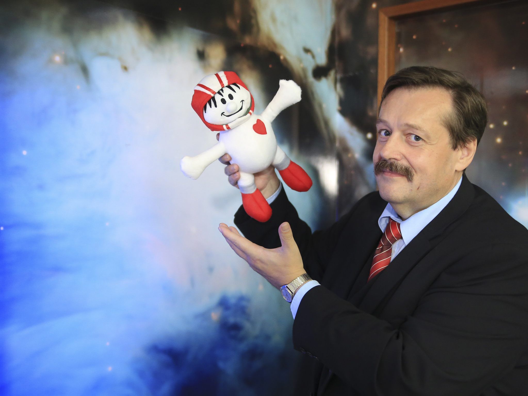 Ab sofort ist HELMI im Planetarium von Werner Gruber unterwegs.