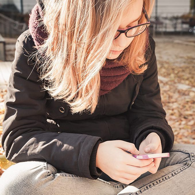 Schlechte Haltung für die Halswirbelsäule