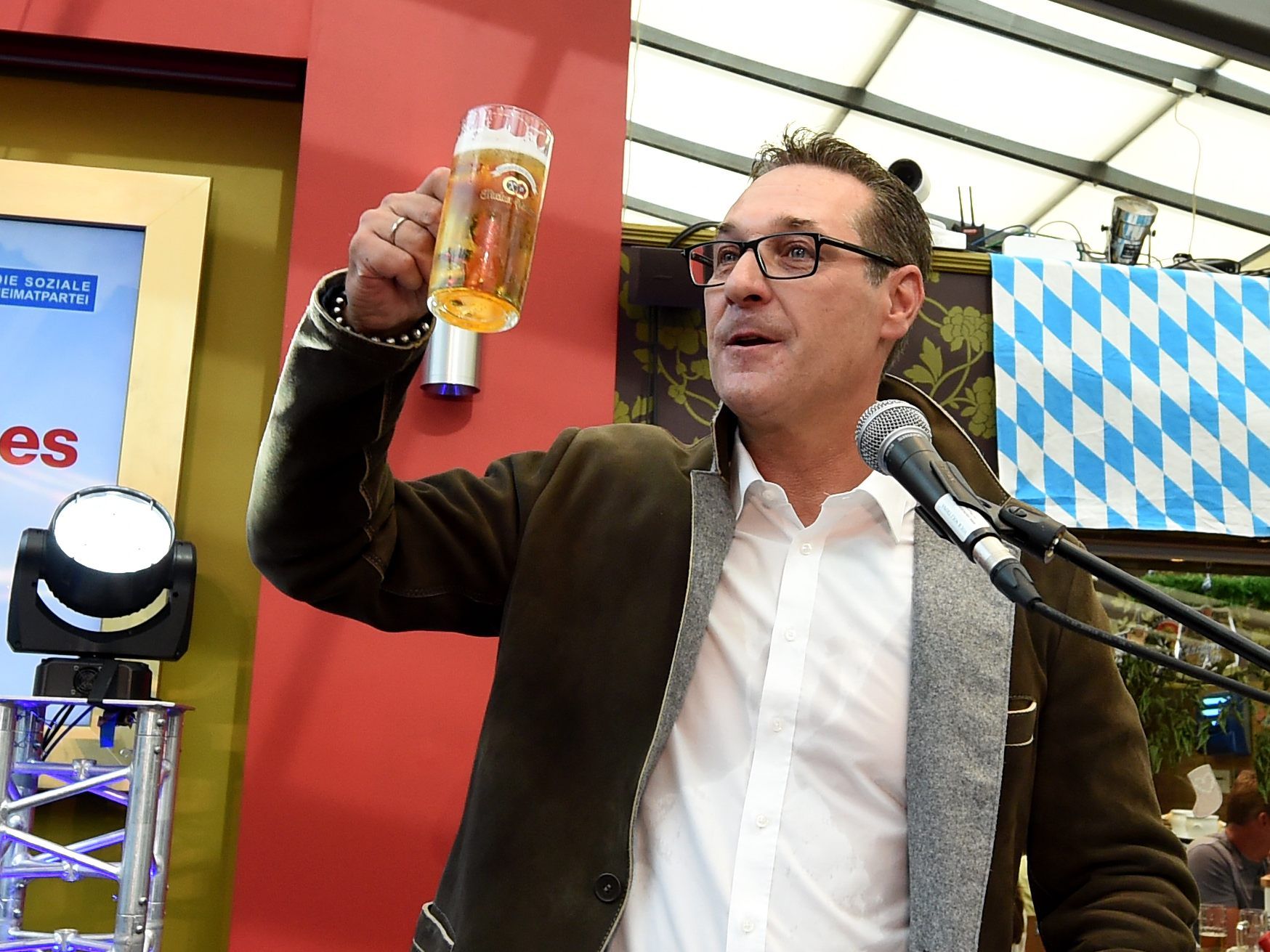 Strache hatte am Familienfest der FPÖ einiges zu verkünden. Strache hatte am Familienfest der FPÖ einiges zu verkünden.
