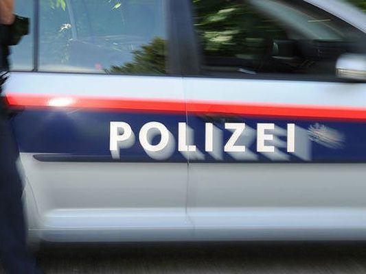 Die Polizei Himberg sucht nach einem Taschendieb.