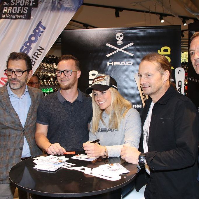 Skistar Lara Gut im Intersport Dornbirn zu Gast