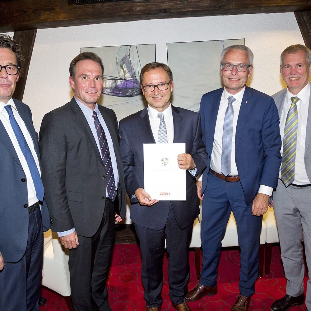 Hans Peter Metzler (WKV-Präsident), Michael Amann (Geschäftsführer der Sparte Bank und Versicherung in der WKV), Werner Böhler (Vorstandsvorsitzender der Dornbirner Sparkasse), Anton Steinberger (Vorstandsvorsitzender Sparkasse Feldkirch) und Robert Sturn (Vorstand der Vorarlberger Landesversicherung).