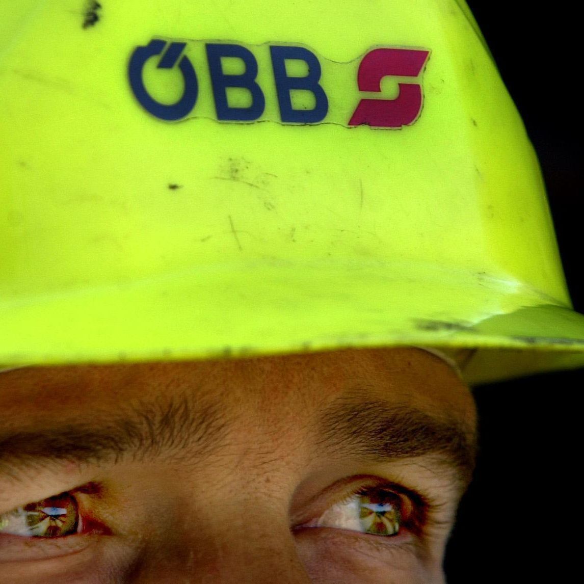 ÖBB-Mitarbeiter erhalten rückwirkend seit 1. Oktober 3 Prozent mehr Lohn.