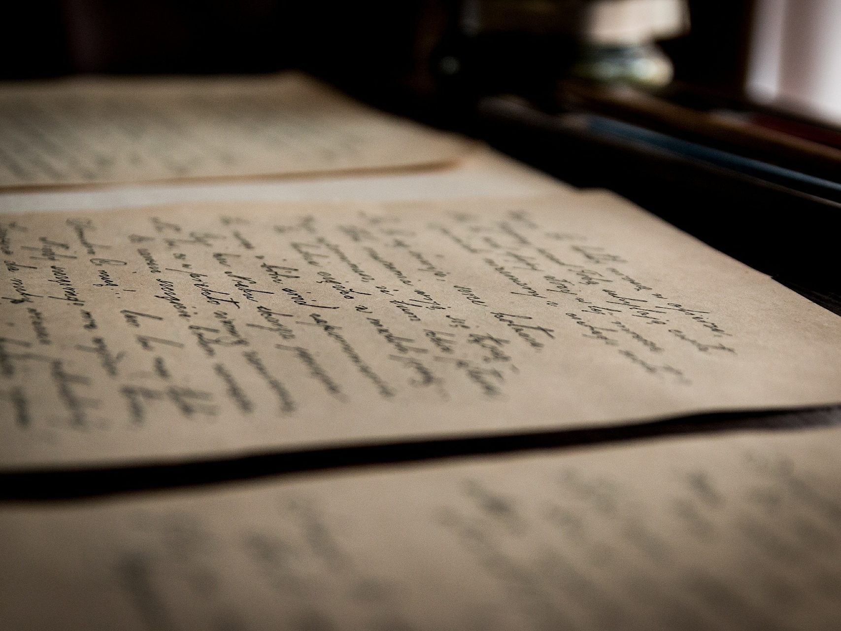 Die Ausstellung wird von der Universität für Zeitgeschichte kuratiert.