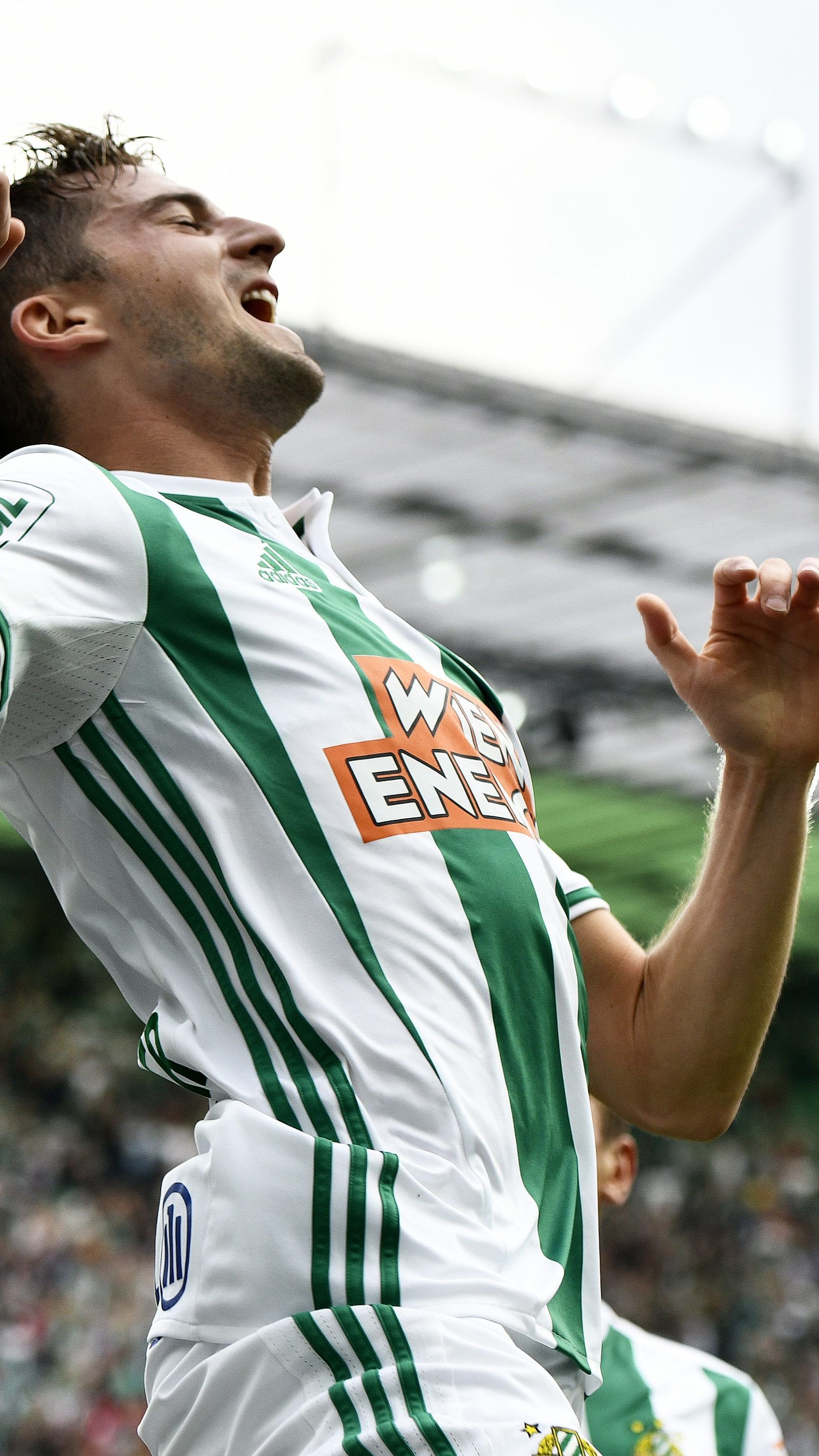 So sieht Freude aus. Rapids Knasmüllner schreit sich gegen Mattersburg den Frust vom Leib.