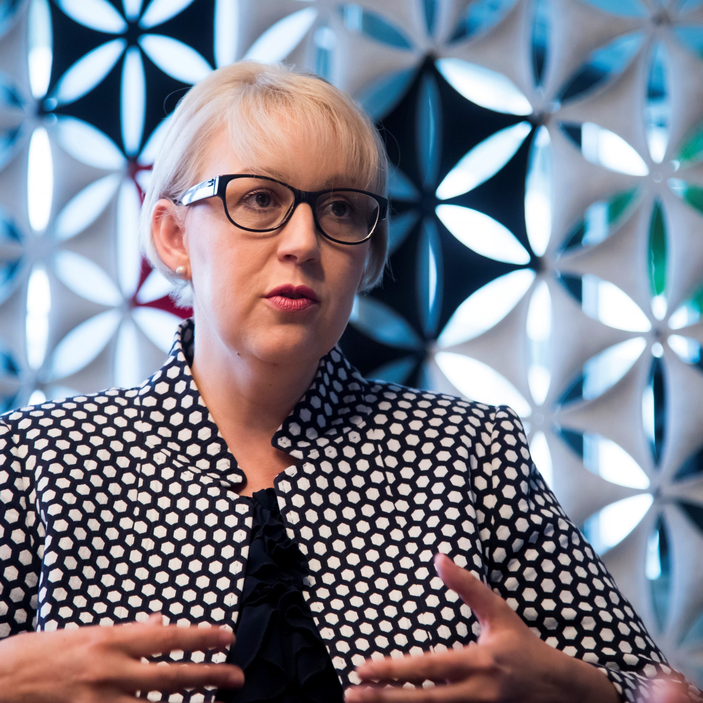 Sabine Scheffknecht will sich als Spitzenkandidatin der NEOS für die Landtagswahlen aufstellen lassen. Um die übrigen Listenplätze konkurrieren derzeit 24 Bewerber.