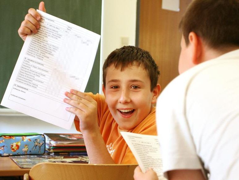 Ab der zweiten Klasse Volksschule soll es wieder Ziffernnoten geben. Eine ausschließliche alternative Beurteilung ist nicht mehr möglich.