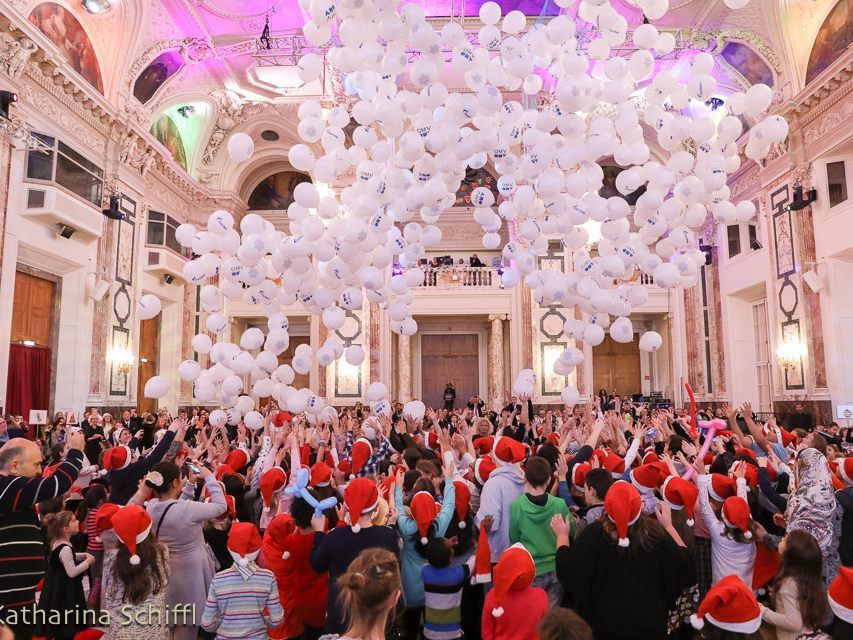 Am 12. Dezember findet der Weihnachtsball für Kinder in der Wiener Hofburg statt. Am 12. Dezember findet der Weihnachtsball für Kinder in der Wiener Hofburg statt.