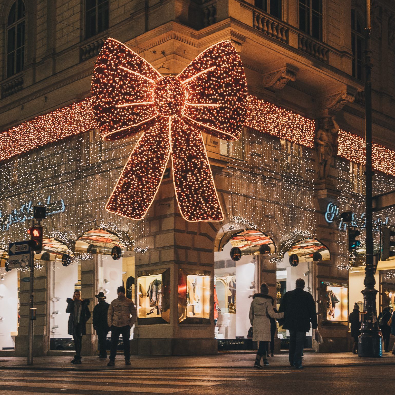 Wir stellen euch 10 Dinge vor, die man vor WEihnachten in Wien machen kann.