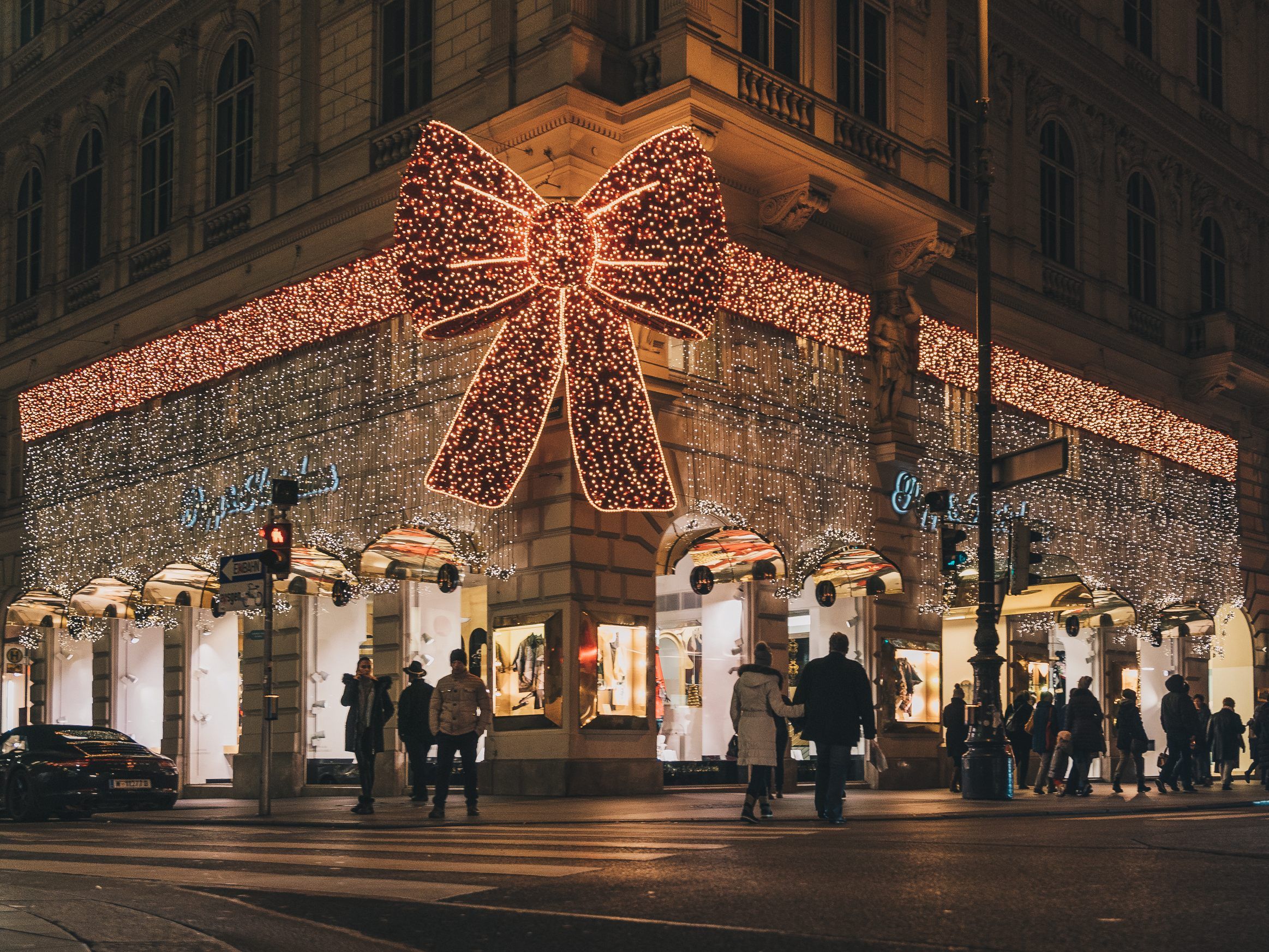 Wir stellen euch 10 Dinge vor, die man vor WEihnachten in Wien machen kann.