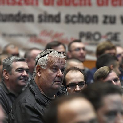 Metaller drohen mit Streik