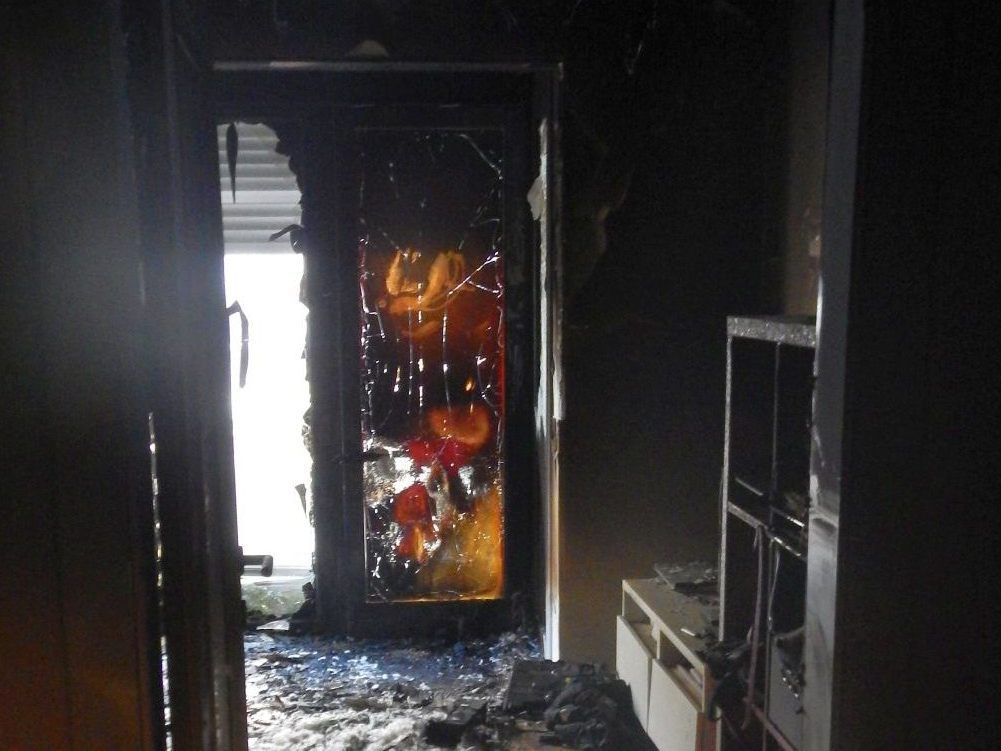 Der Wohnungsinhaber wurde bei dem Brand in Wien-Mariahilf verletzt. Der Wohnungsinhaber wurde bei dem Brand in Wien-Mariahilf verletzt.