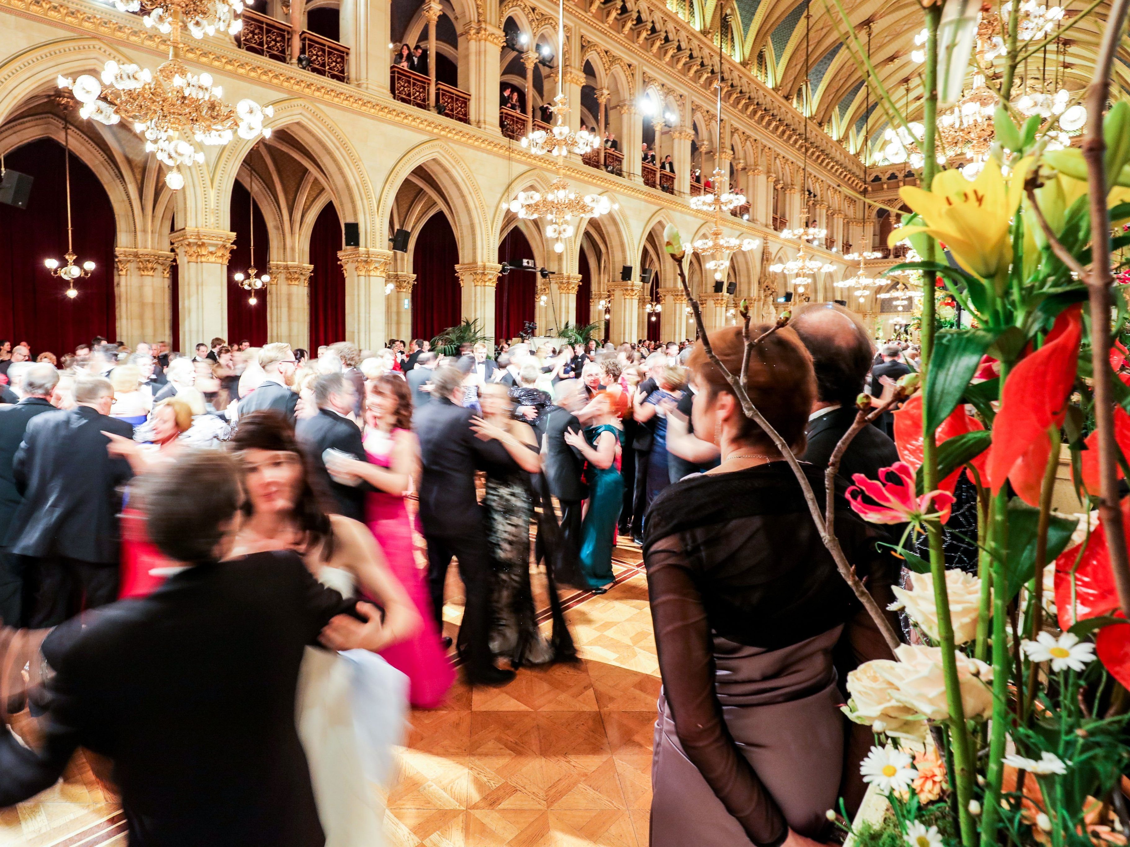 Der Vorverkauf für den Blumenball im Wiener Rathaus hat gestartet.