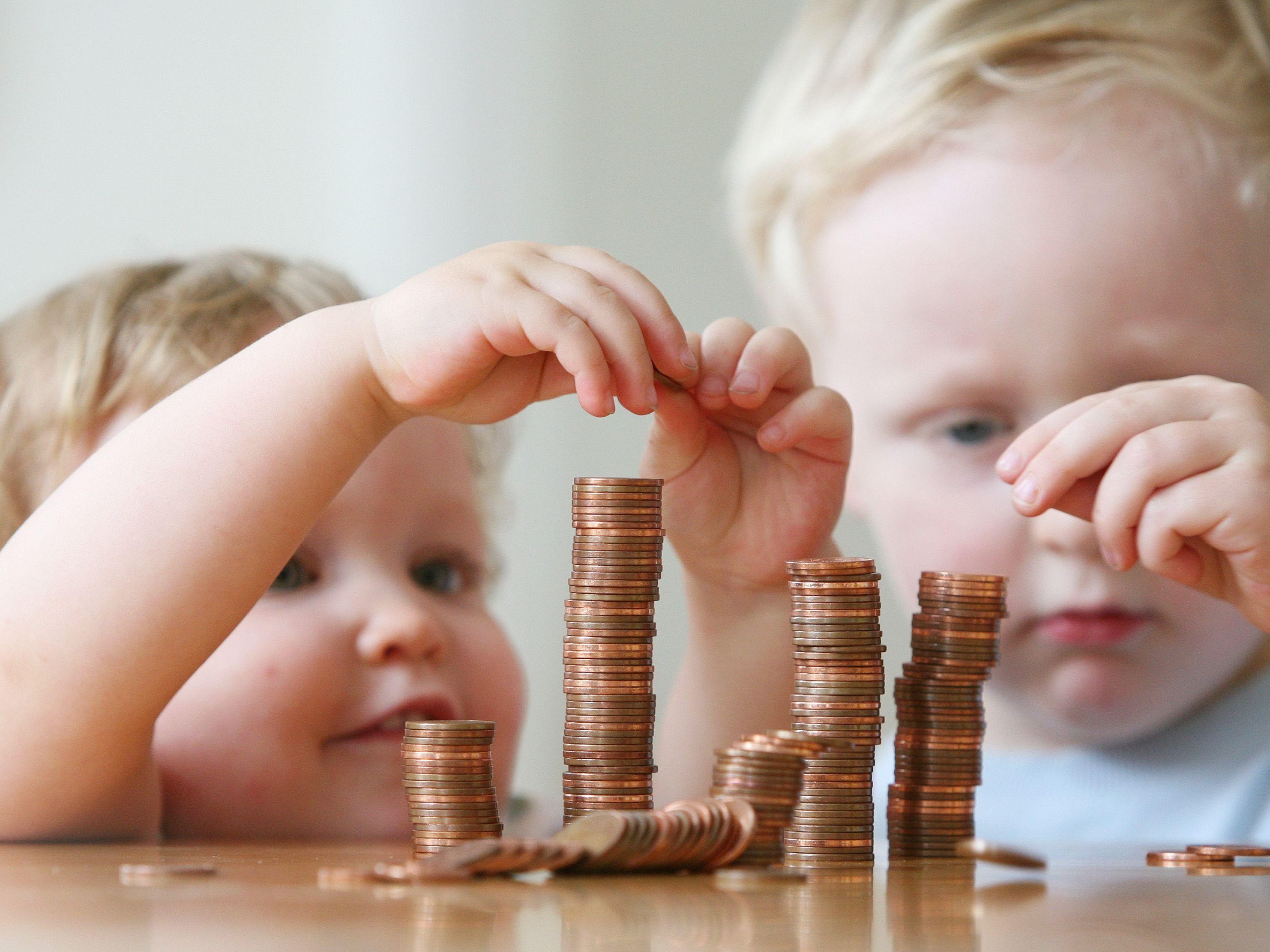 Es gibt zahlreiche Beschwerden über die strengeren Regeln beim Bezug des Kindergeldes.