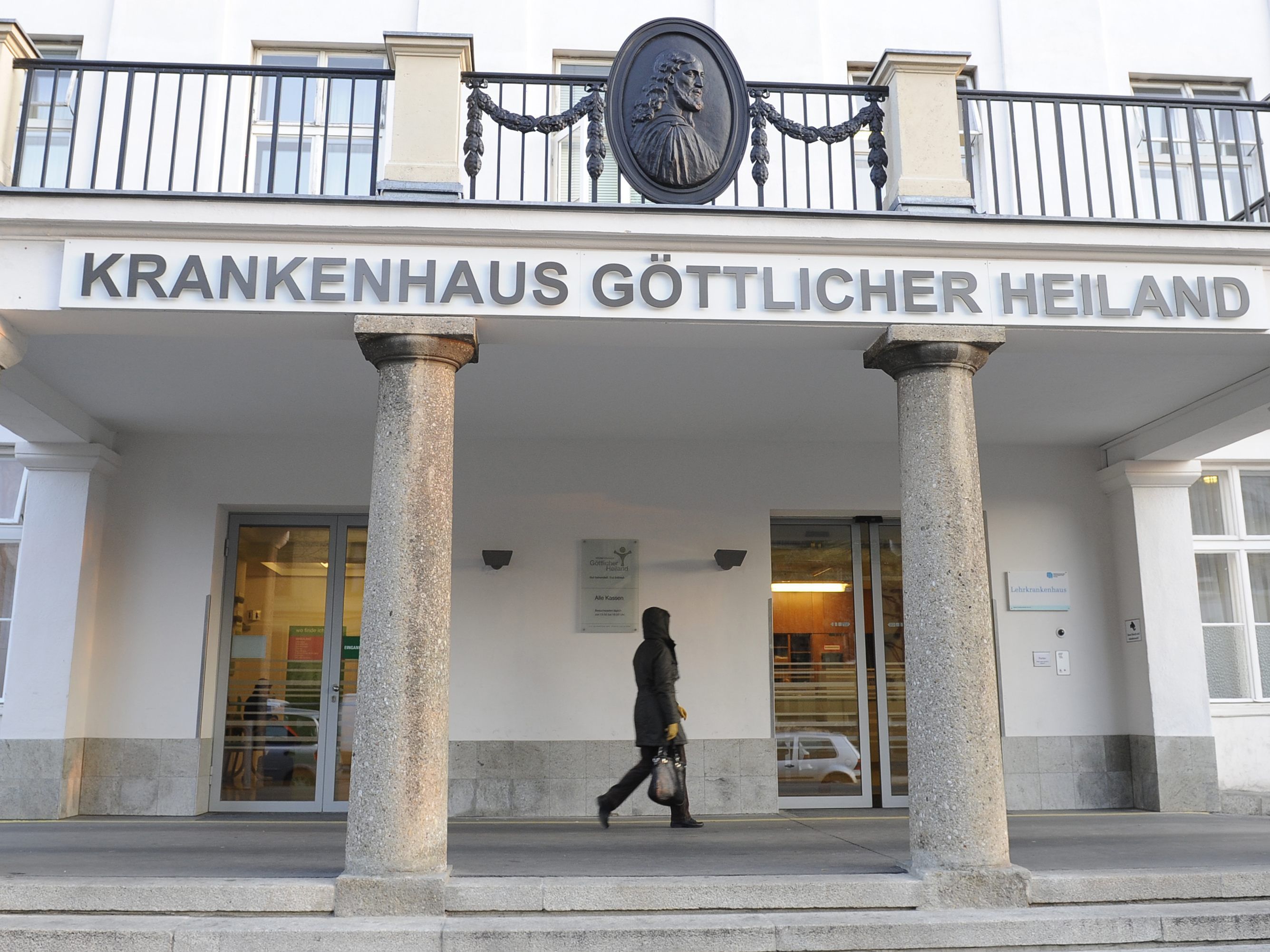 Haben die Mitarbeiter des Wiener Spitals Göttlicher Heiland falsch reagiert? Ist der Mann deshalb verstorben? Haben die Mitarbeiter des Wiener Spitals Göttlicher Heiland falsch reagiert? Ist der Mann deshalb verstorben?