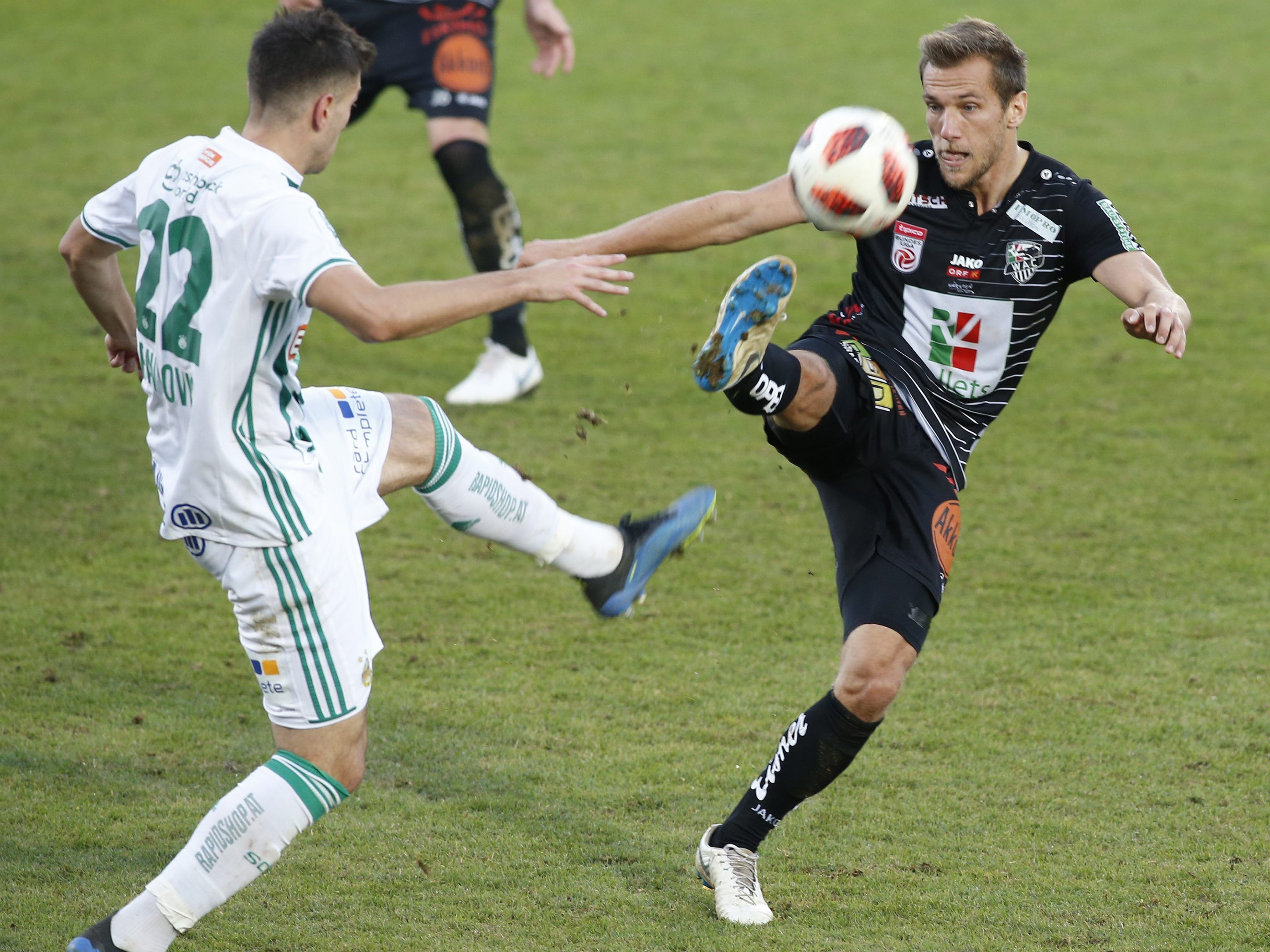 Kein Erfolg für die Spieler von Rapid. Kein Erfolg für die Spieler von Rapid.