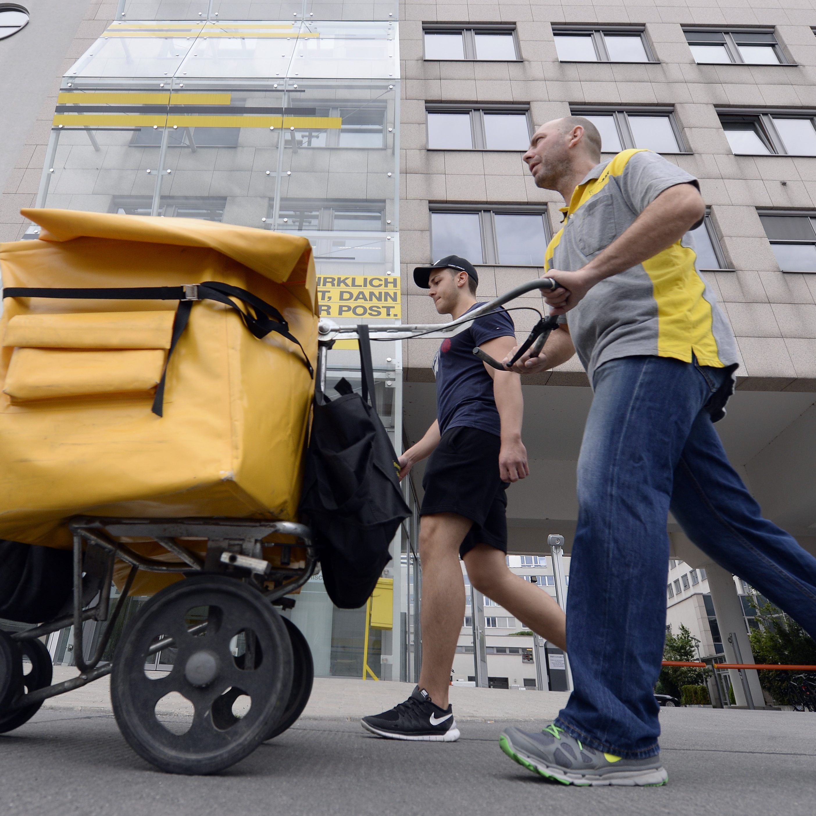 Das Briefgeschäft bei der Post schrumpft weiter.
