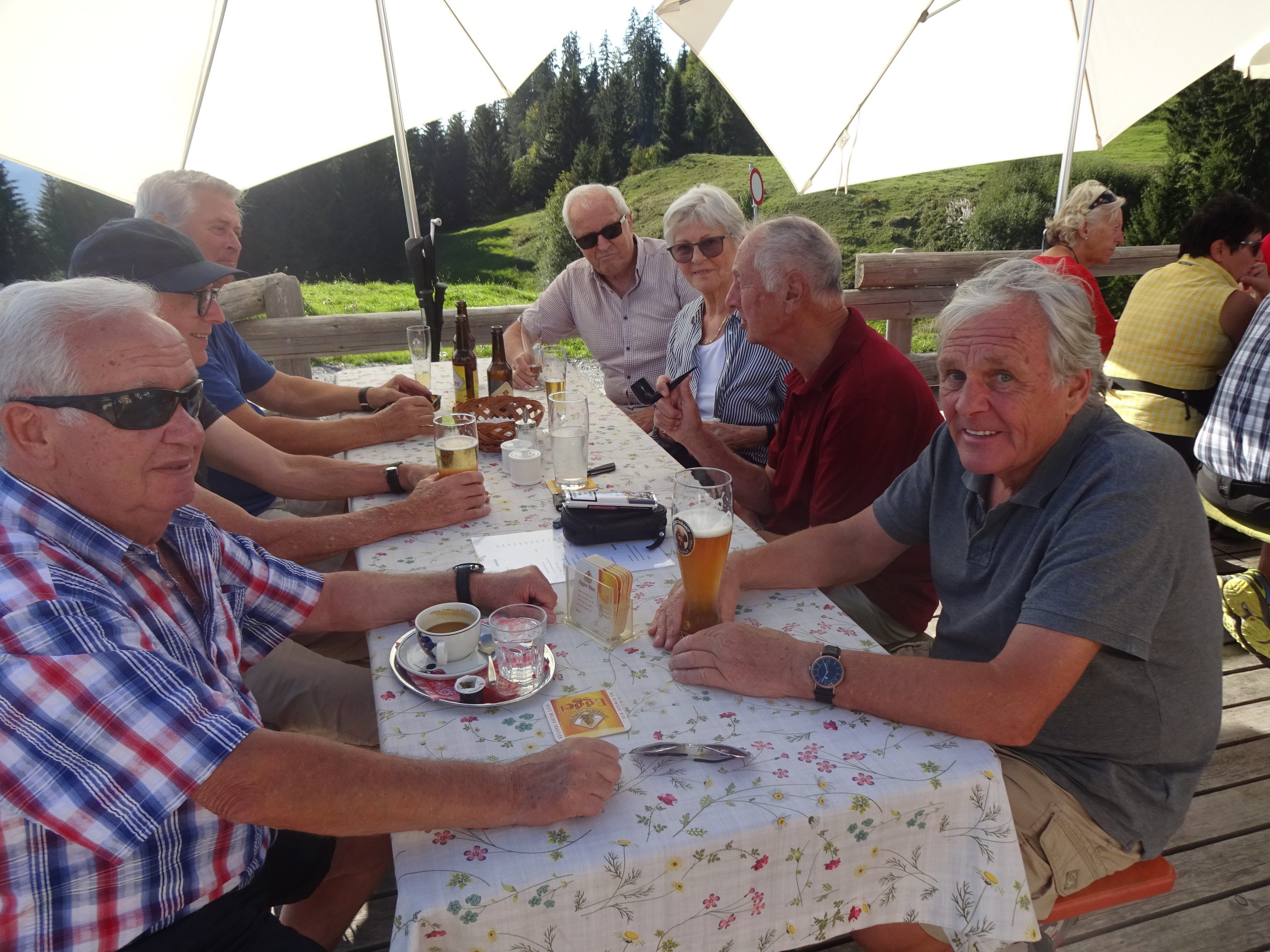 Gemütlicher Hock nach der Wanderung Gemütlicher Hock nach der Wanderung