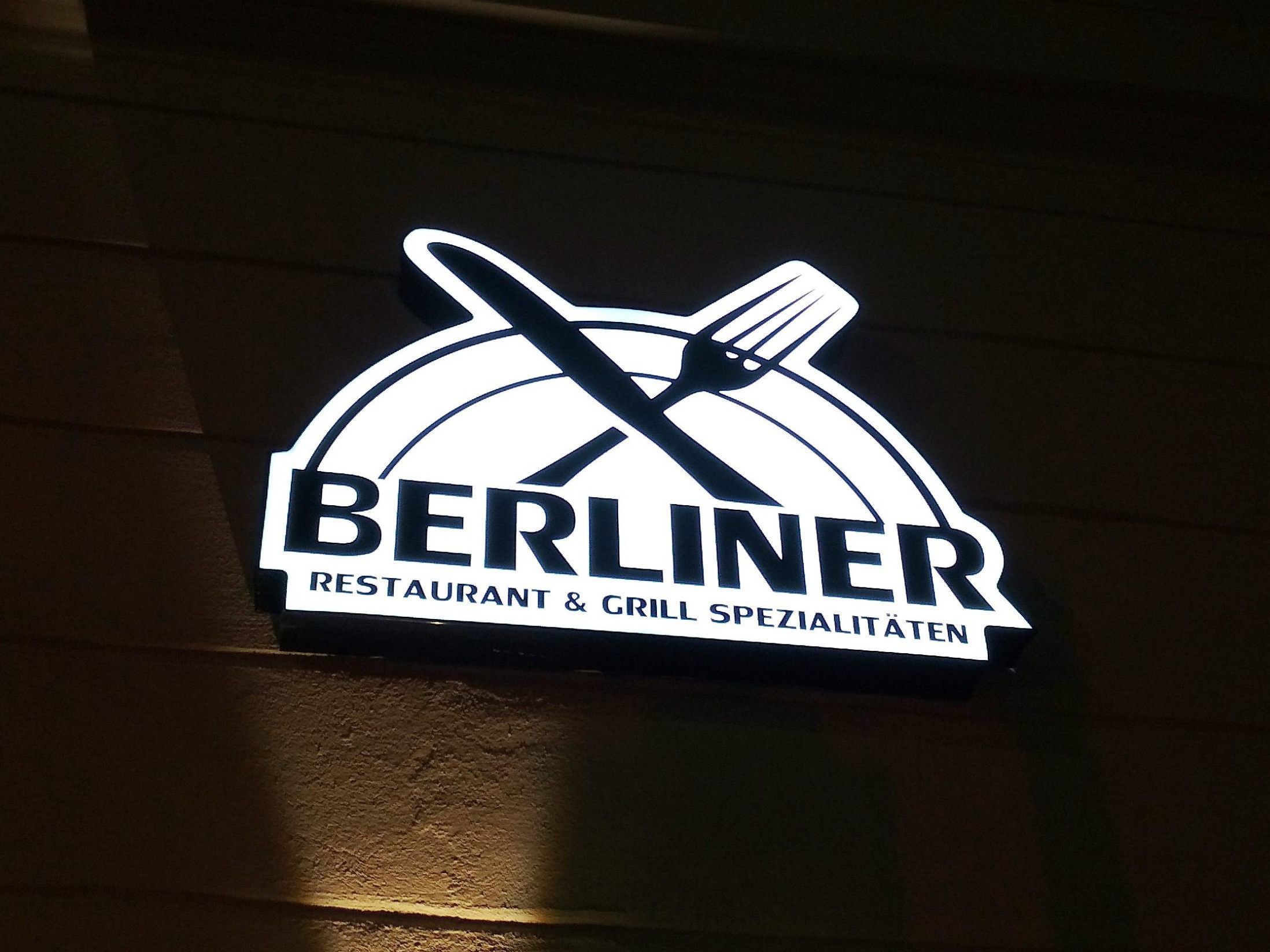 Der Berliner Döner wird erwachsen - und mausert sich zum Berliner Restaurant. Der Berliner Döner wird erwachsen - und mausert sich zum Berliner Restaurant.